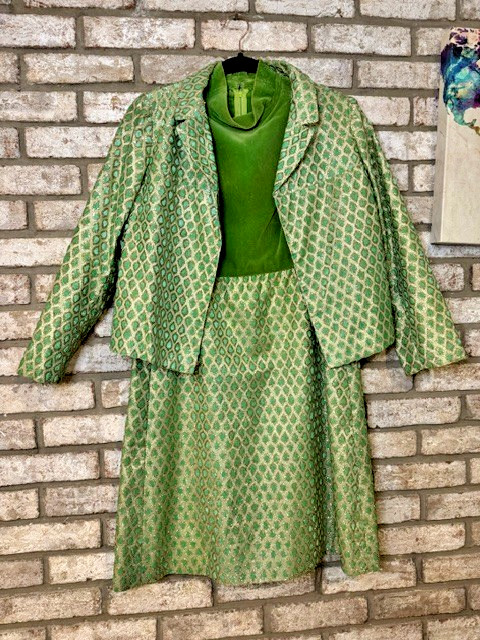 VTG T. Jones 1960s 2pc Skirt Suit Green Gold Brocade Mod Jackie O Set Sz S/M
