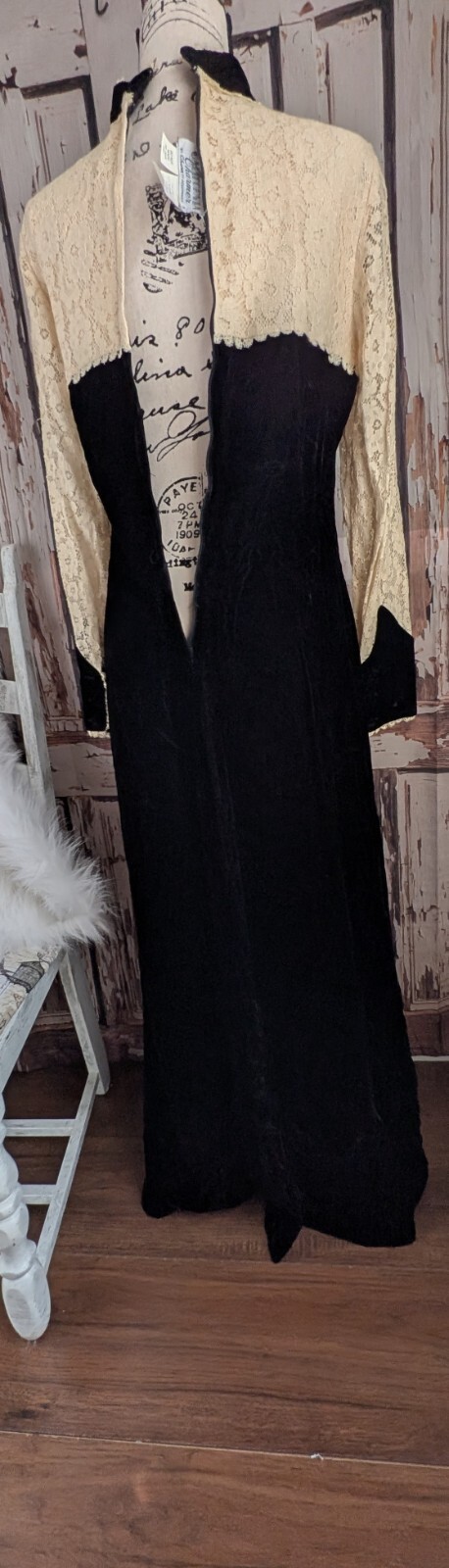California Charmer By Charm Hollywood Vintage era 70 Velvet Maxi Dress