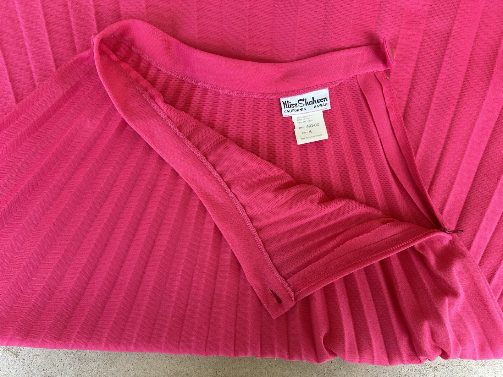 1970s Hot Pink Neon Knife Pleated Maxi Skirt Miss Shaheen Hawaii Resort S 6 VTG