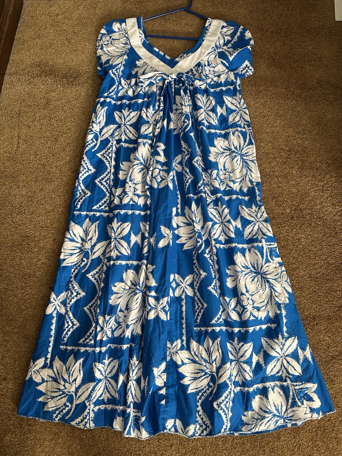 1960s VTG WALTAH CLARK AQUA BLUE FLORAL MUUMUU SIZE 16 BOW AT BACK PETAL SLEEVES