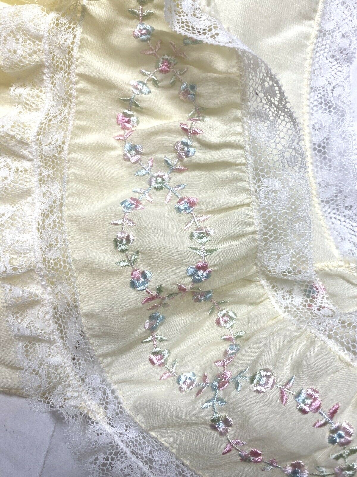 Vintage 1940s 1950s Barbizon Mimi Yellow Night Gown Flowers Medium Rare Womens