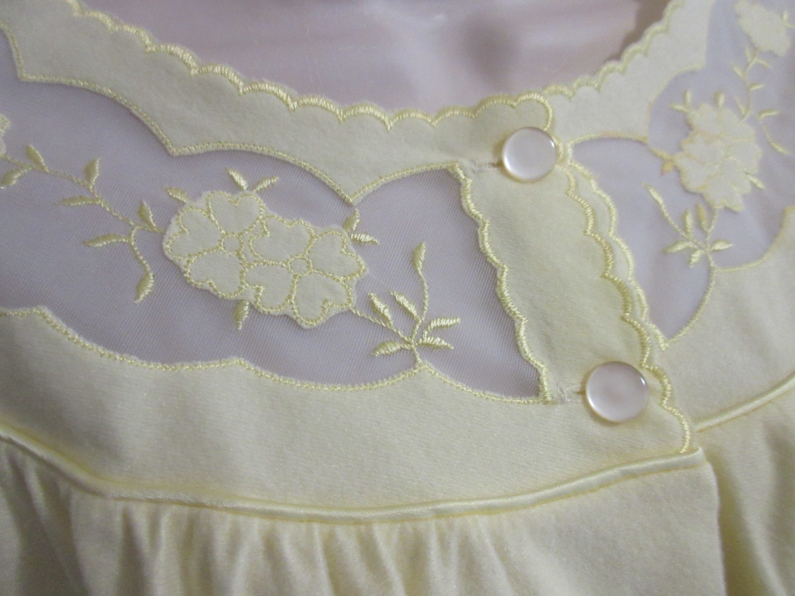 1960’s BED JACKET SCHRANK VANYLAIRE collection BRUSHED nylon WARM sz MEDIUM USA