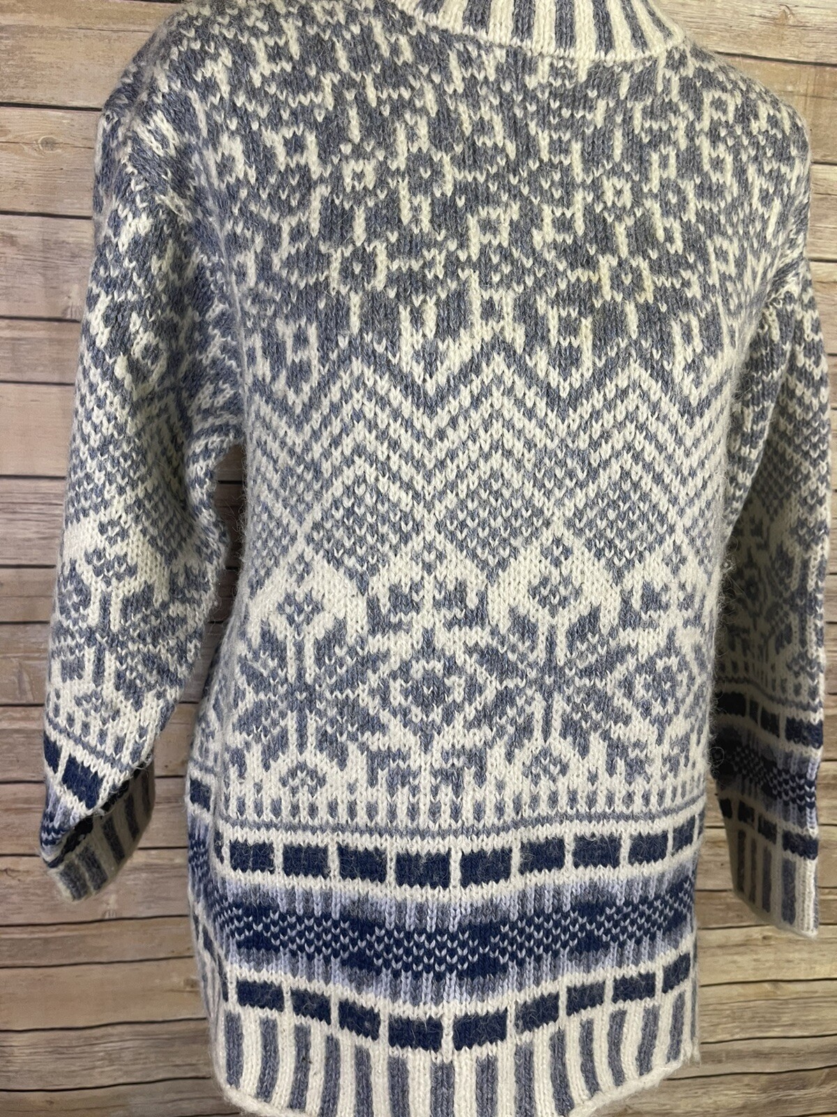 Vintage Woolrich Medium Mock Turtleneck Wool Alpaca Snowflake Sweater Blue White