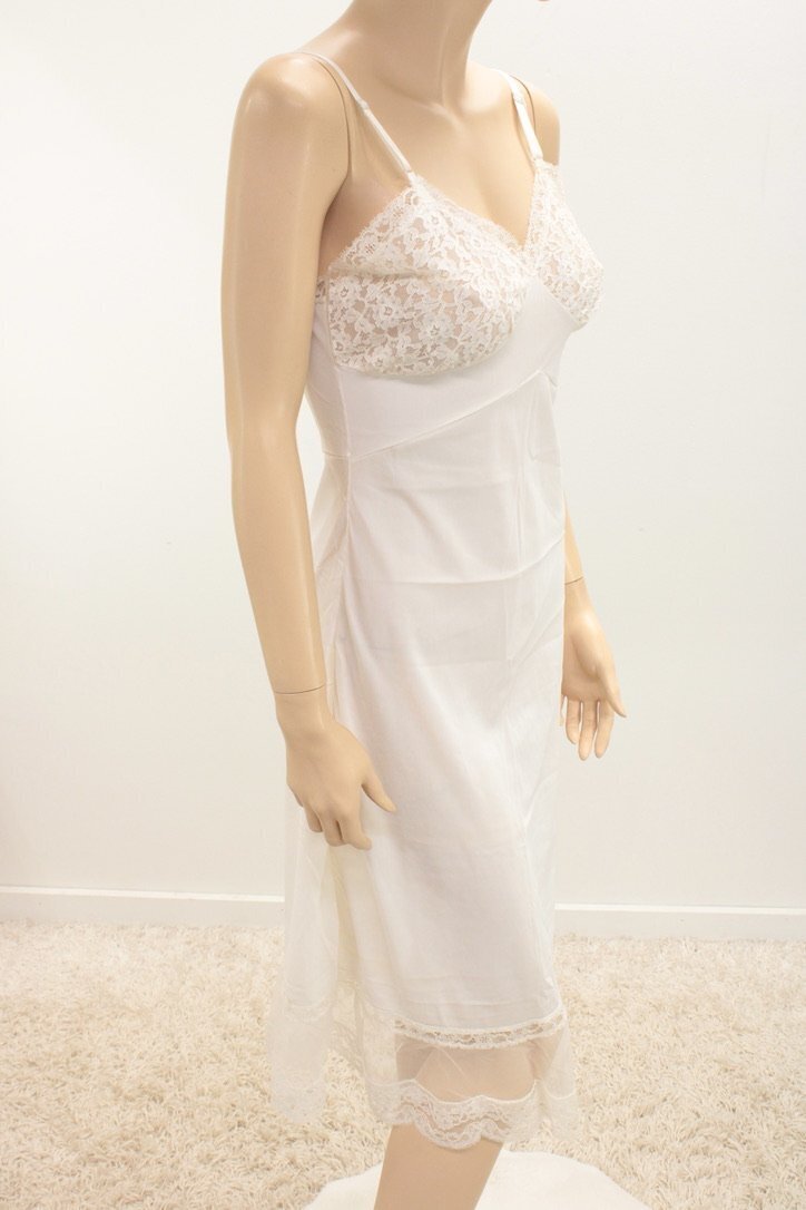 Vintage New M’lle Smart Full Slip size 32 34 White Nylon Flounce Lace Trim NWT