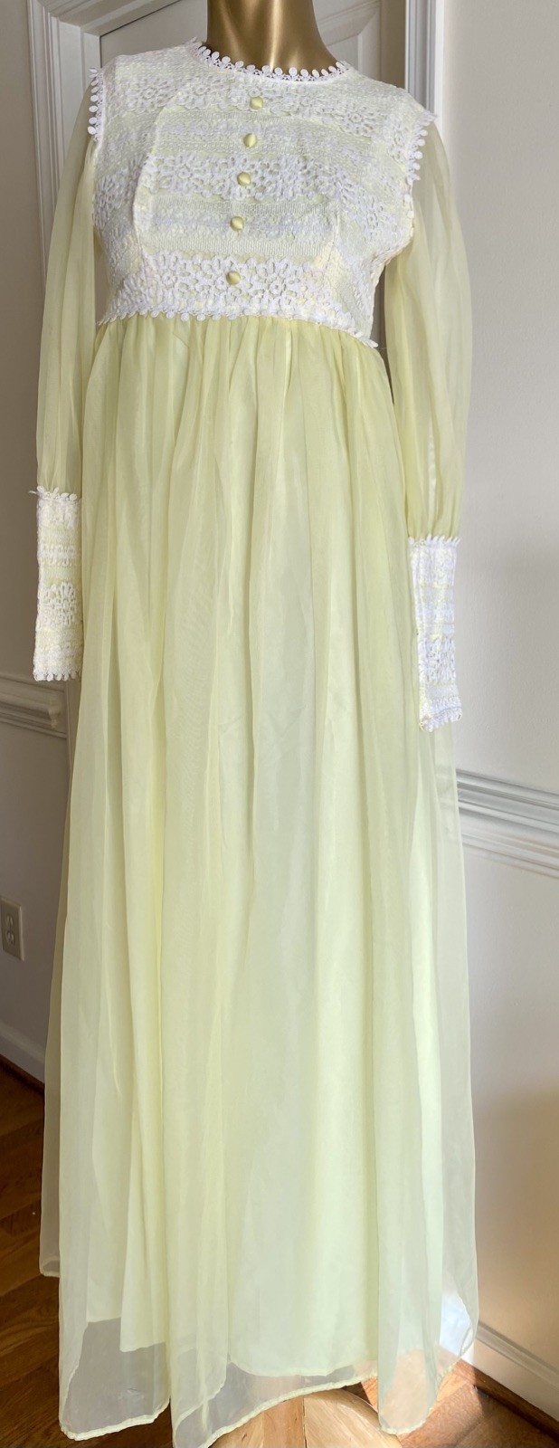Vintage 1960’s Yellow Chiffon White Daisy Lace Maxi Dress Empire Waist Size XS/S