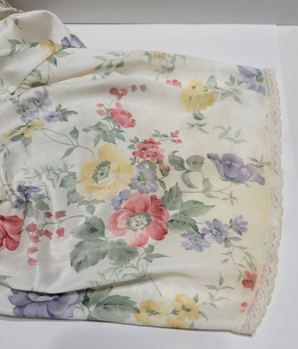 Vtg Vanity Fair Floral Robe/Gown Button Front S Lace Neck Inset Knee Length READ