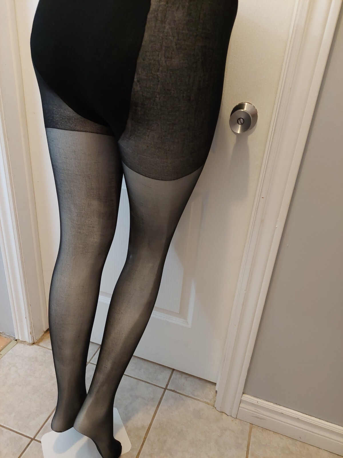 Vintage Pantyhose 1 pairs Penningtons Queen Size 5X Color Black Reinforced toe