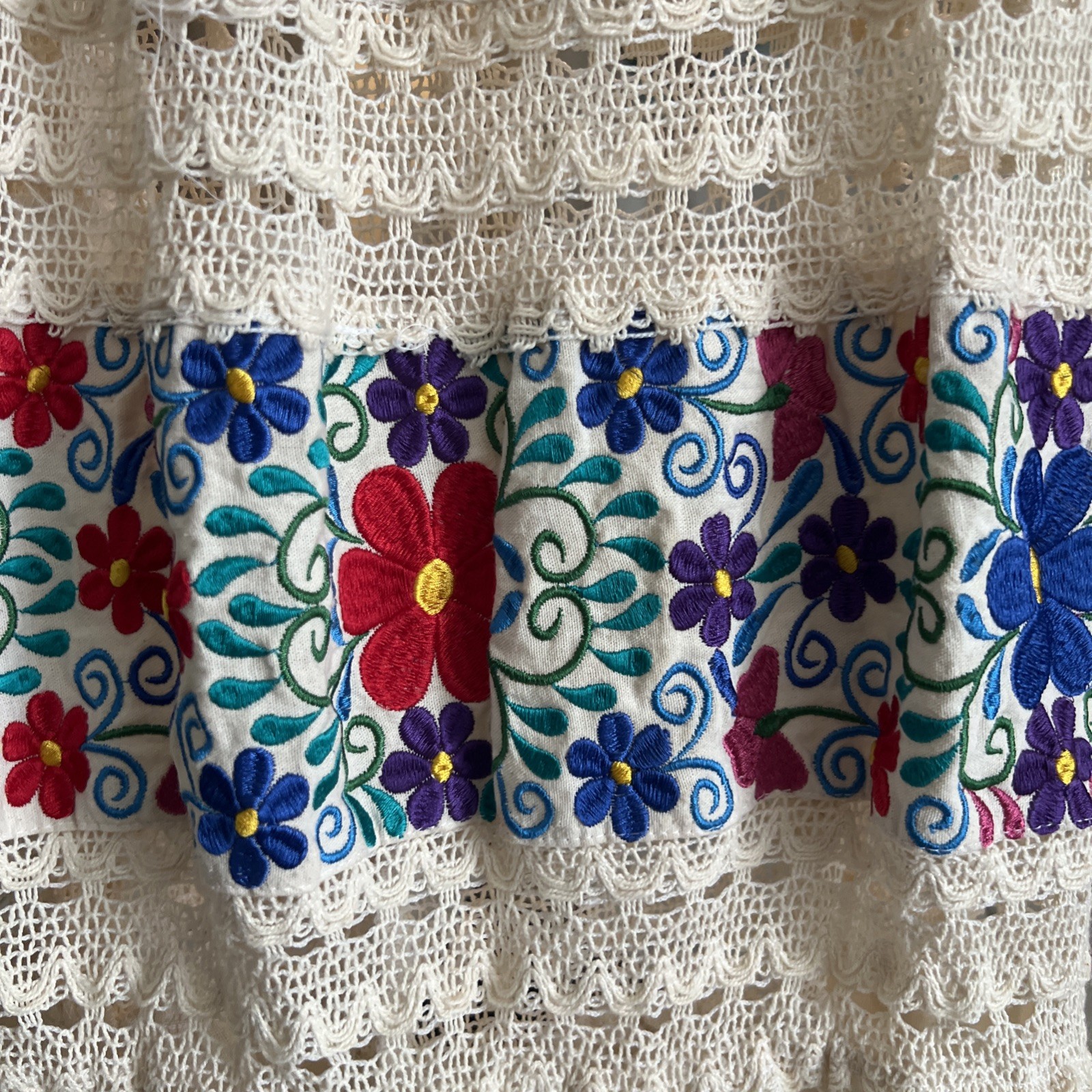 NWOT Vintage Mexican/Spanish Embroidered Floral Dress Size M