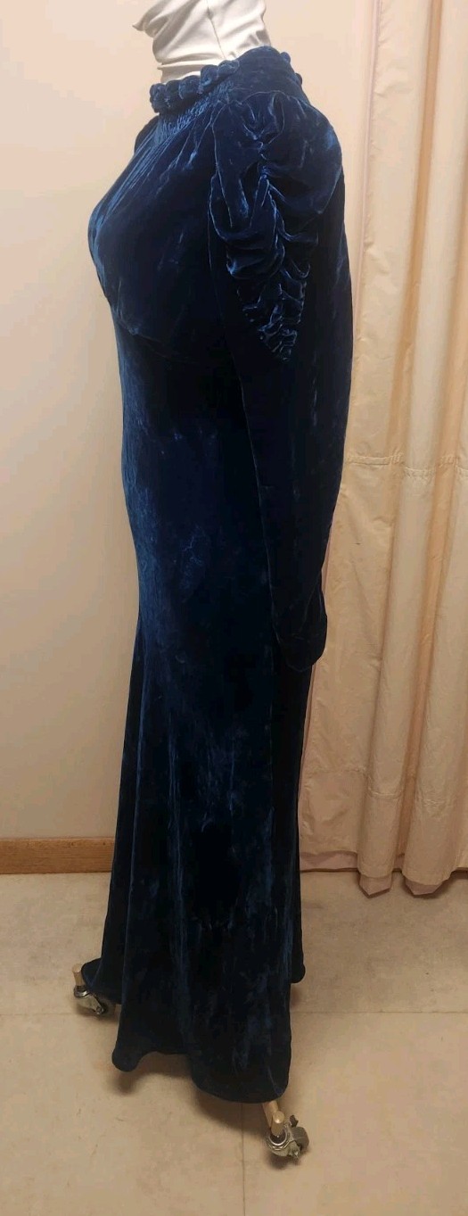 True Very Vintage Blue Velvet Bias Cut Gown*Gown In Gd Condition*Covered Buttons