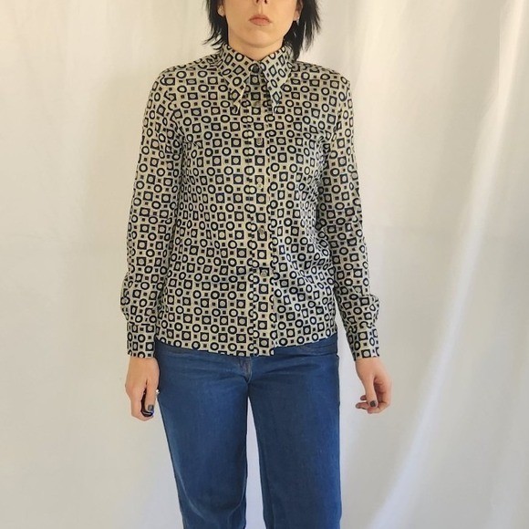70s Gray and Blue Geometric Print Dagger Collar Shirt
