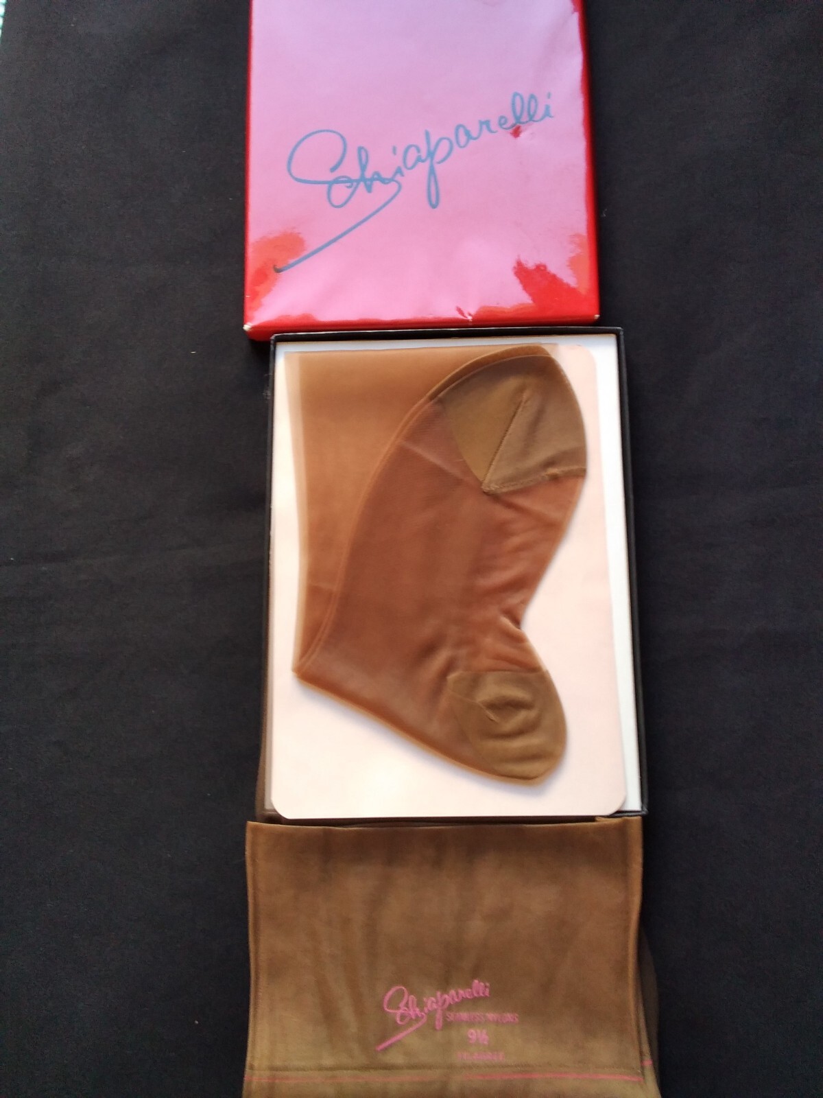 1960,s Schiaparelli nylons in orig box.Unworn9.5.Unseamed,NOT FULLY FASHIONED