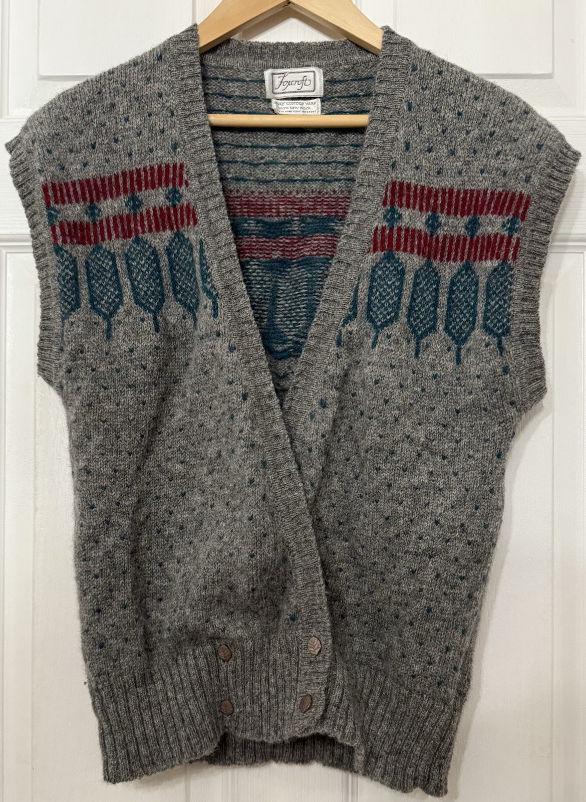 Foxcroft Scottish Yarn Sweater Vest 100% New Wool Sz M Gray Red Green VTG *Hole*