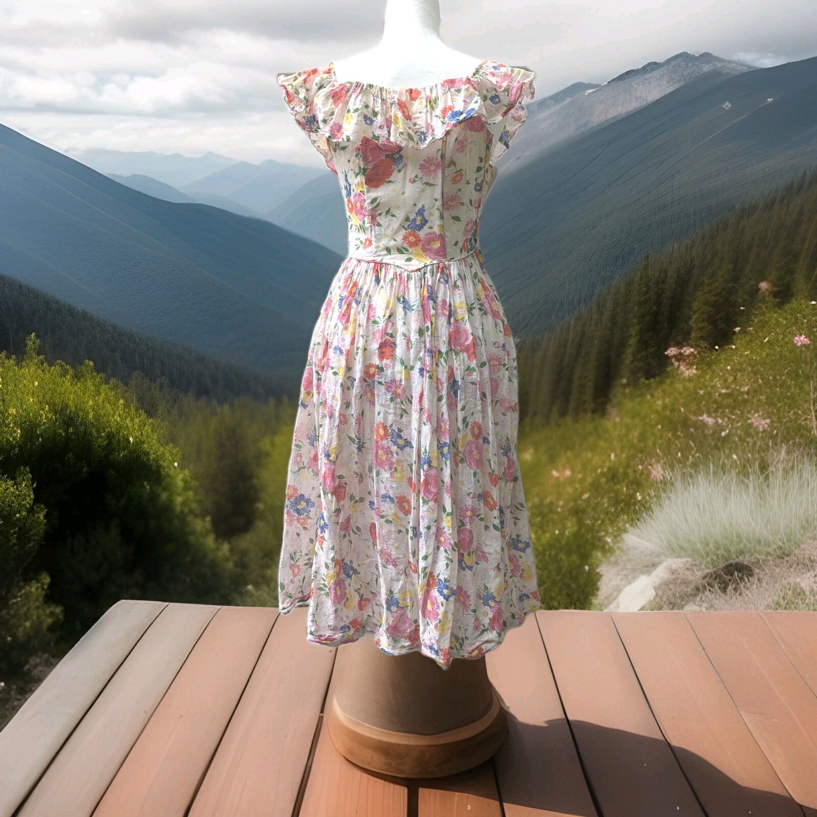 1940’s Cottage-Core Romantic Floral Boned-Bodice Cotton Summer Dress