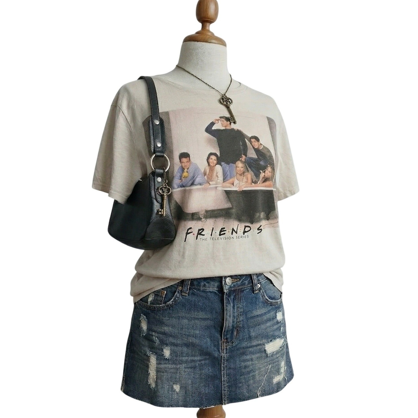 Vintage 90’s inspired FRIENDS tshirt MEDIUM