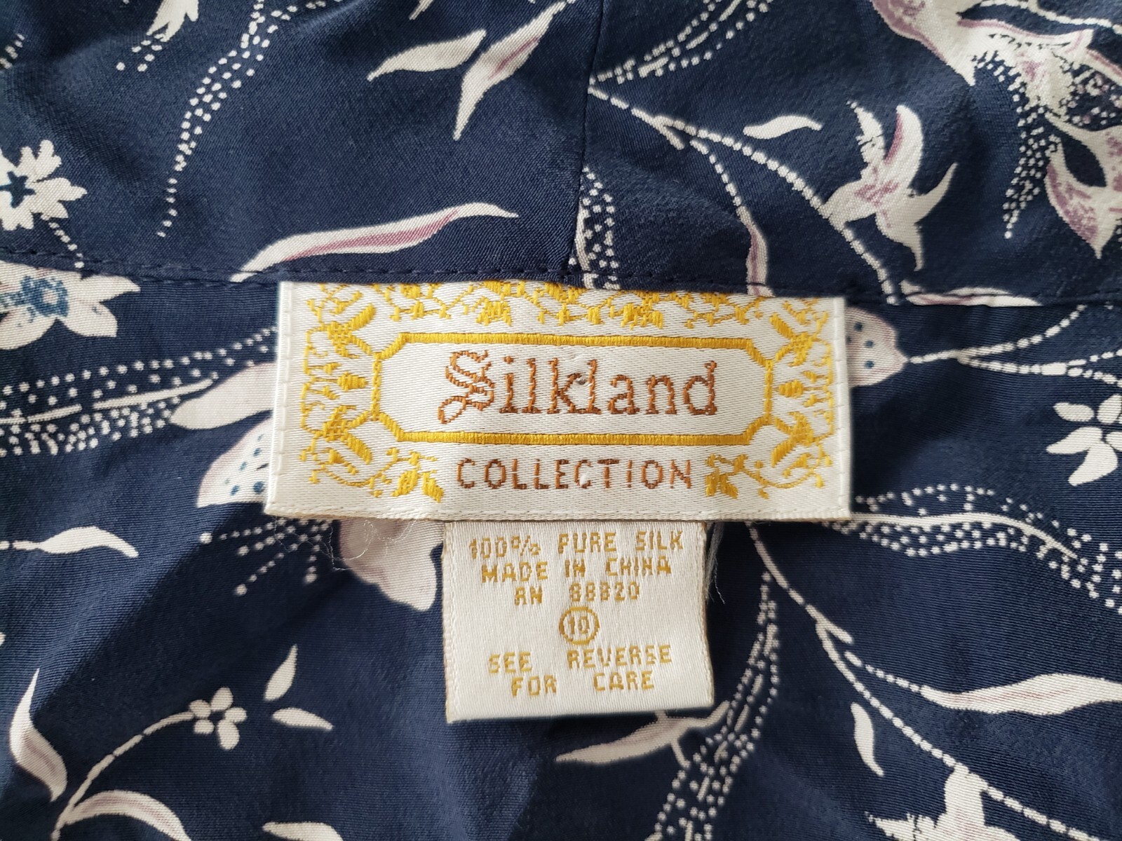 Silkland Vintage Size 10 Crossover Silk Blouse Blue White Floral Long Sleeve NWT