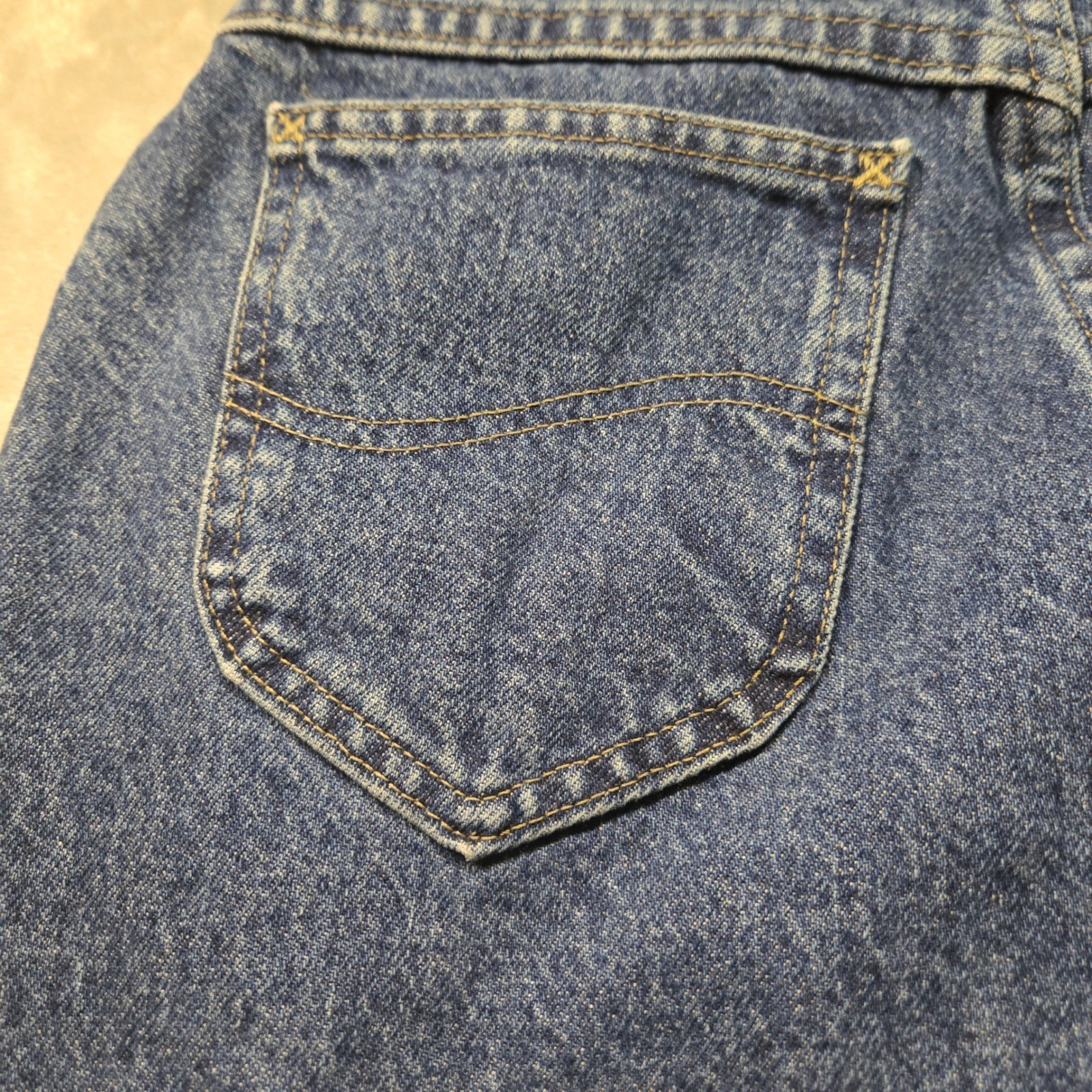 Vintage Lee Womens 28×30 High Waisted Mom Jeans Medium Wash Tapered Leg