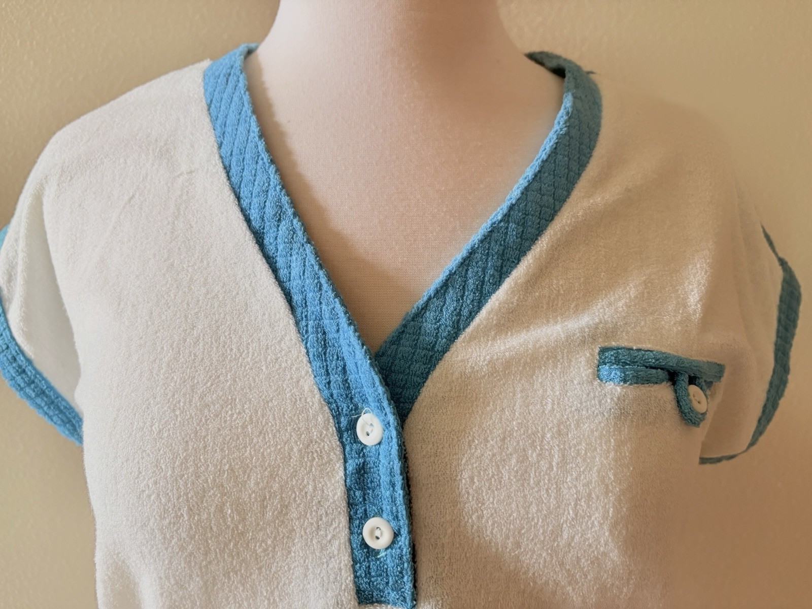 Vintage 70s Women Terry Towel Cloth Textured Top Tee Shirt White Blue M