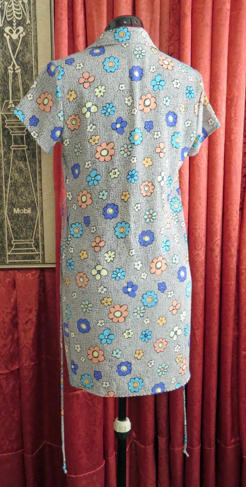 Vintage 1990s Black and White Mod Retro Floral Mini Shirt Dress Small