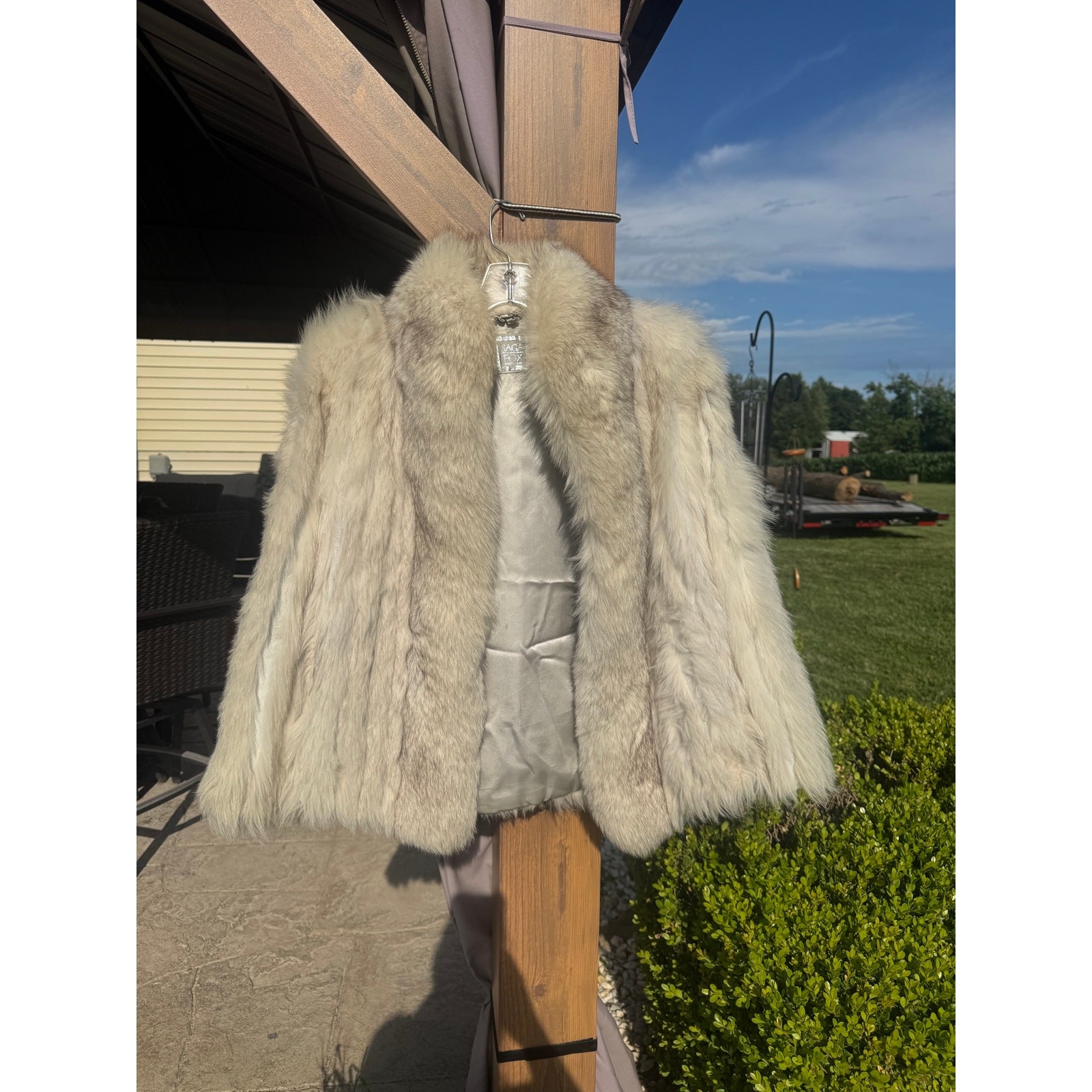Vintage SAGA FOX Real Blue Fox Fur Jacket Cream Norway Old Money ML Glam