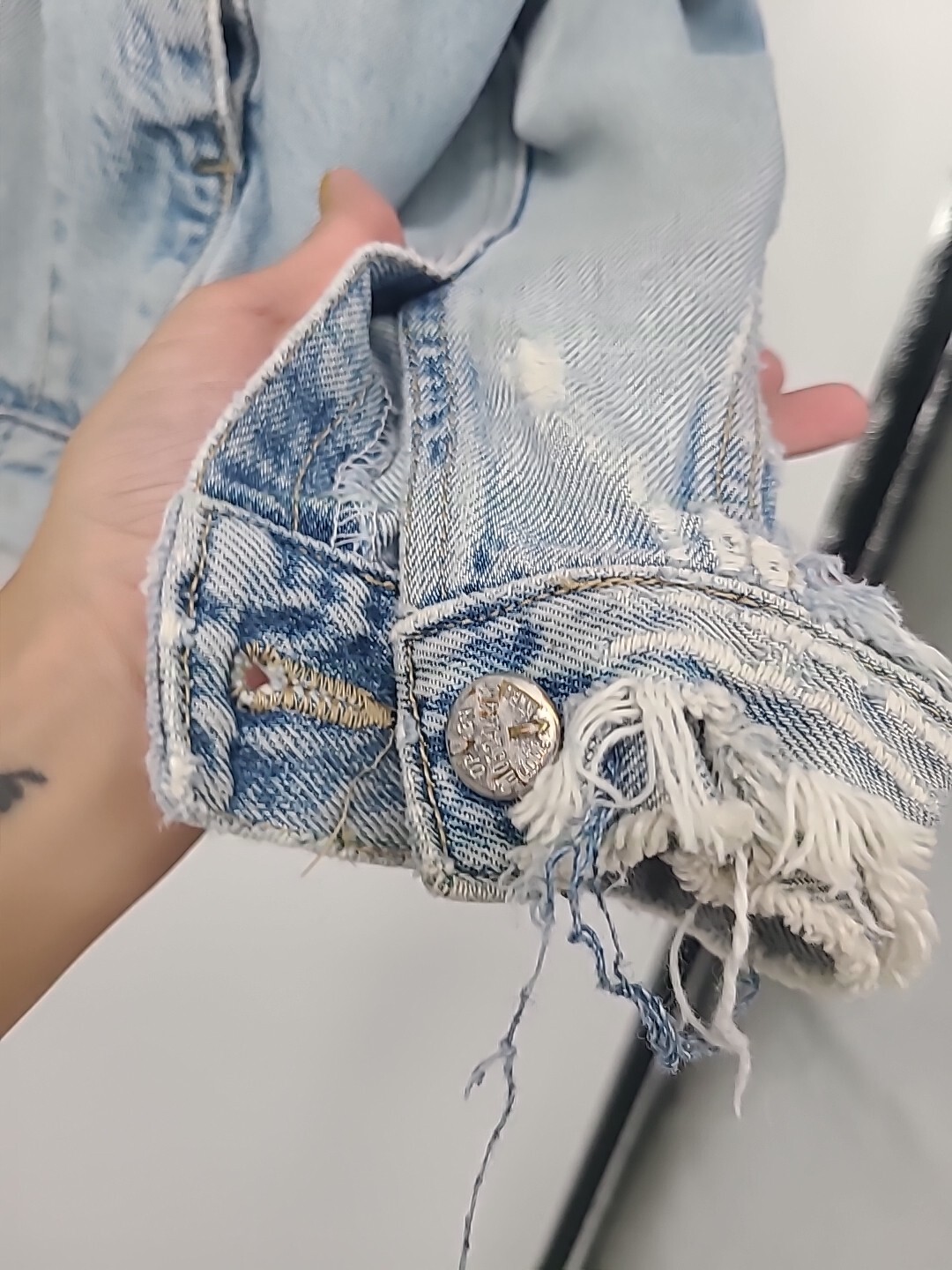 Vintage Code Bleu Light Wash Denim Distressed Jean Jacket XL Retro 80s 90s