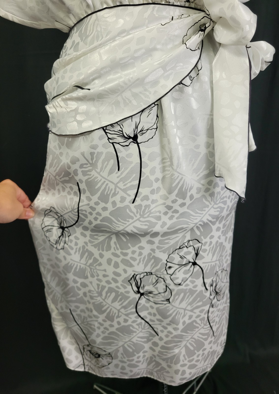 Vintage Hal Ferman White Print on White Blouson Dress w Black Accents Size M/L?