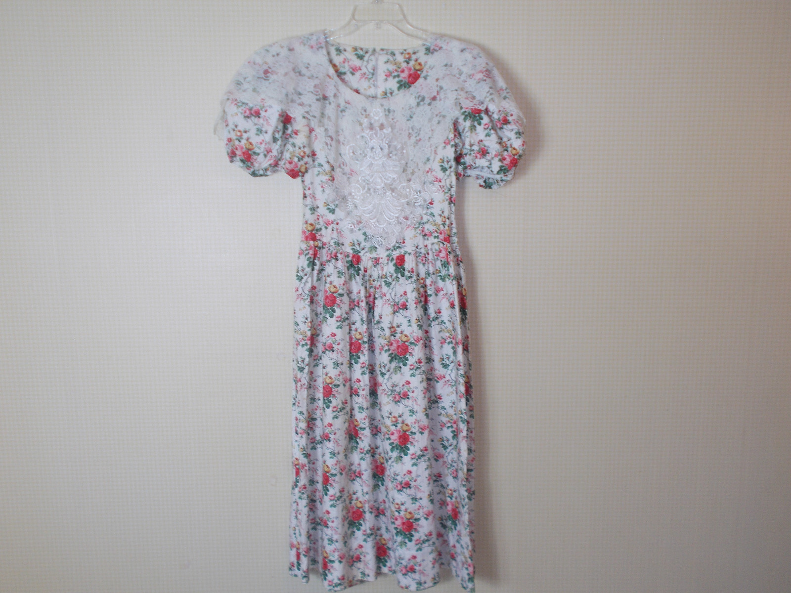 Dress Extra Small Vintage Handmade Beautiful Floral Tea Length with Lace