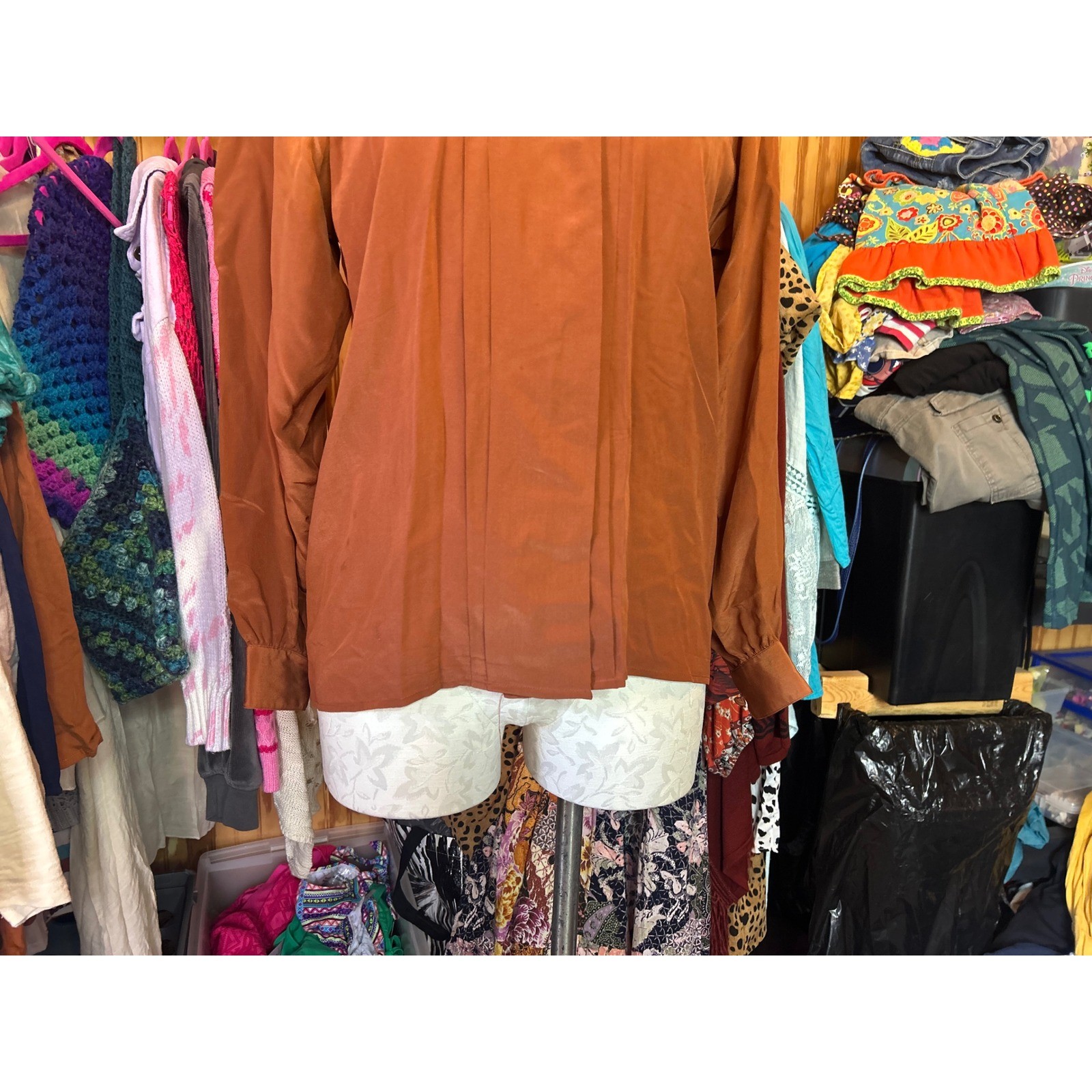 Anne Klein Vintage 100% Silk Blouse Rust Brown Lion Crest Mock Neck Top Size 4