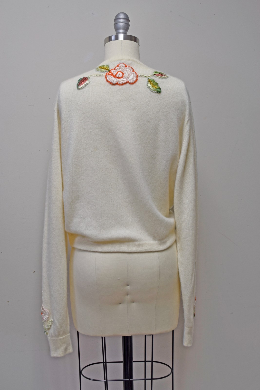VTG Barrie Scotland Pure Cashmere Embroidered Floral Cardigan Sweater ~ M