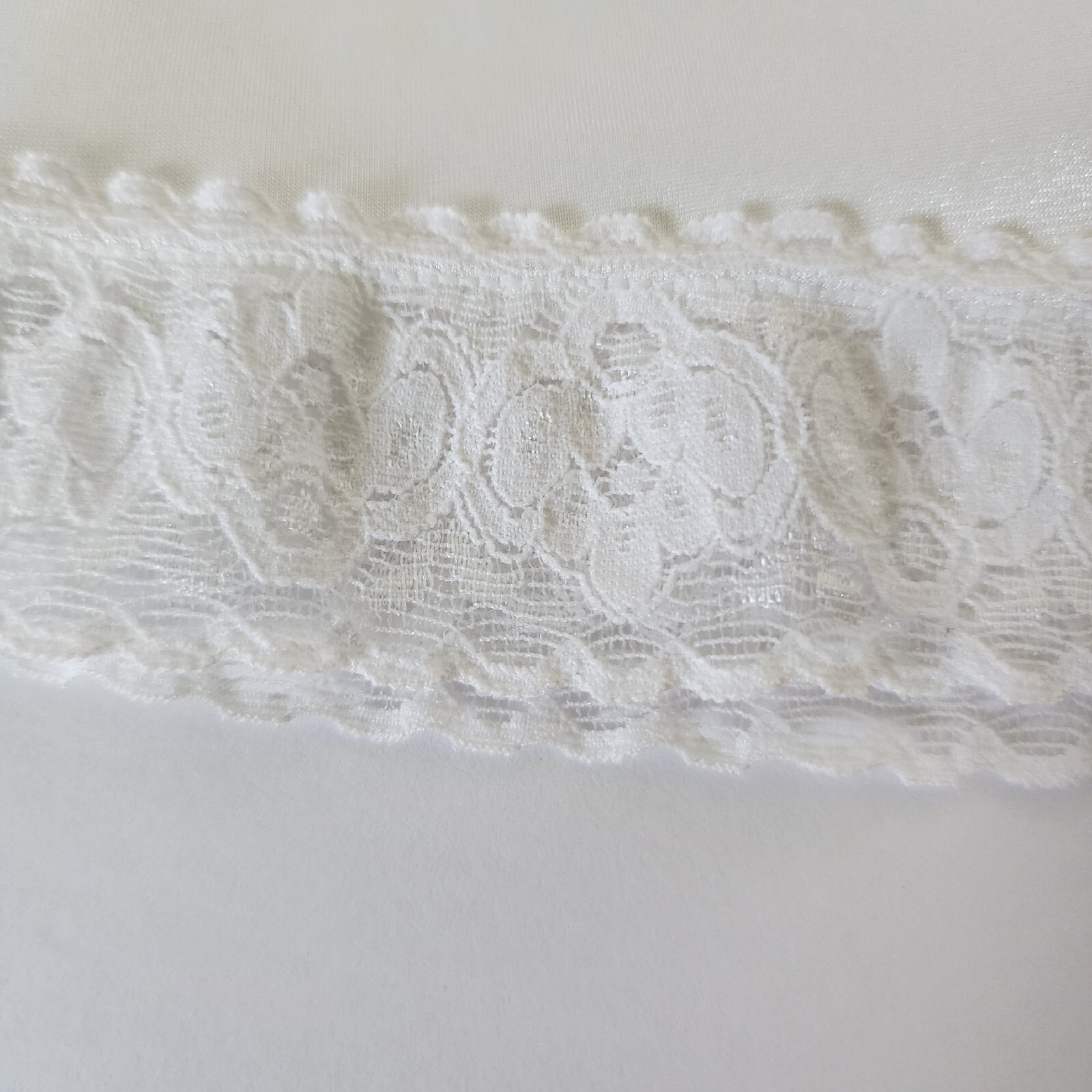 Vintage VANITY FAIR White Nylon Full Slip Lace Trim Style 10-103 Size 34/40 22″