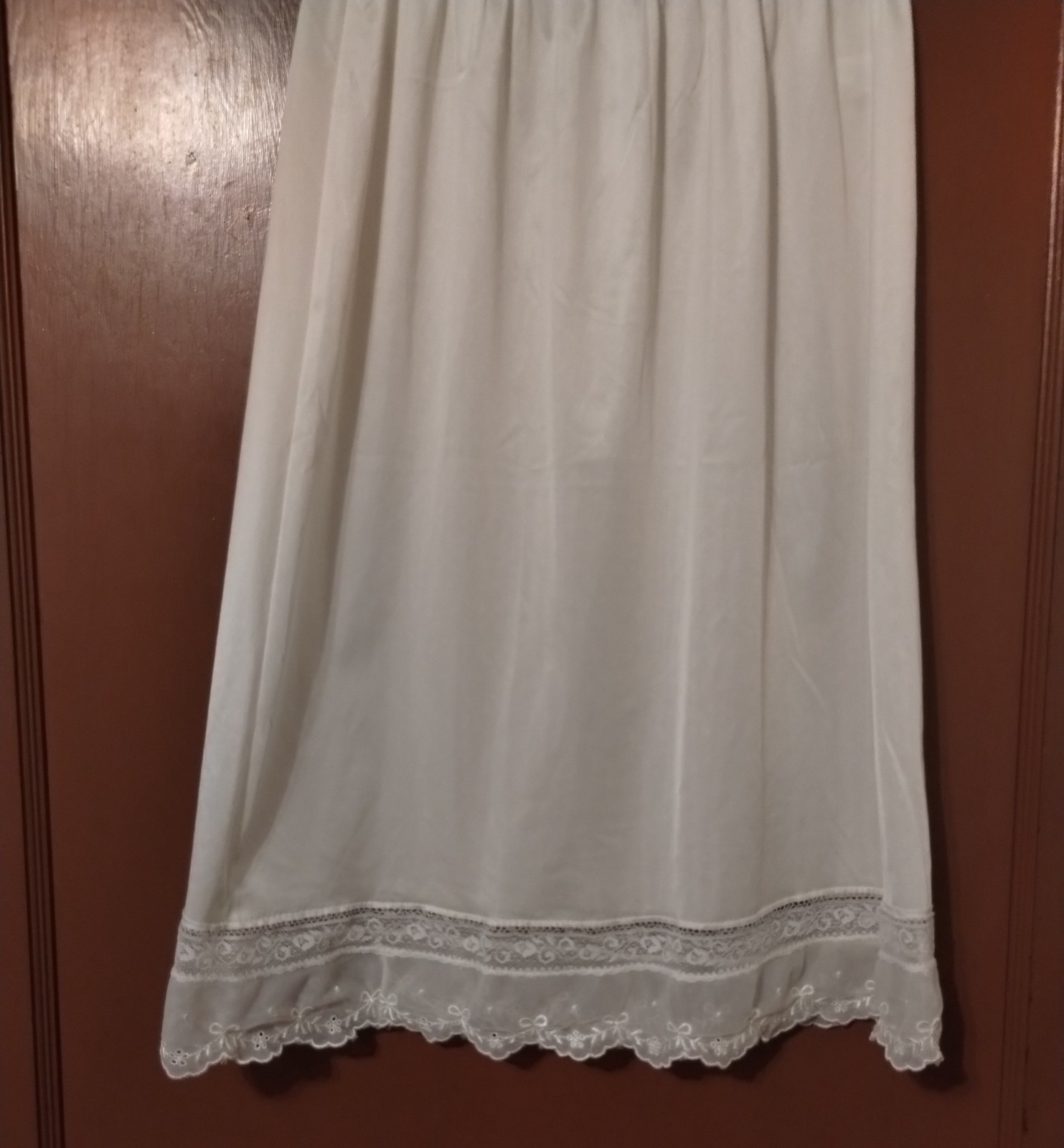 Vintage Sears Half Slip Small BEIGE/IVORY Antron Nylon 24 Inch Length Lace Trim