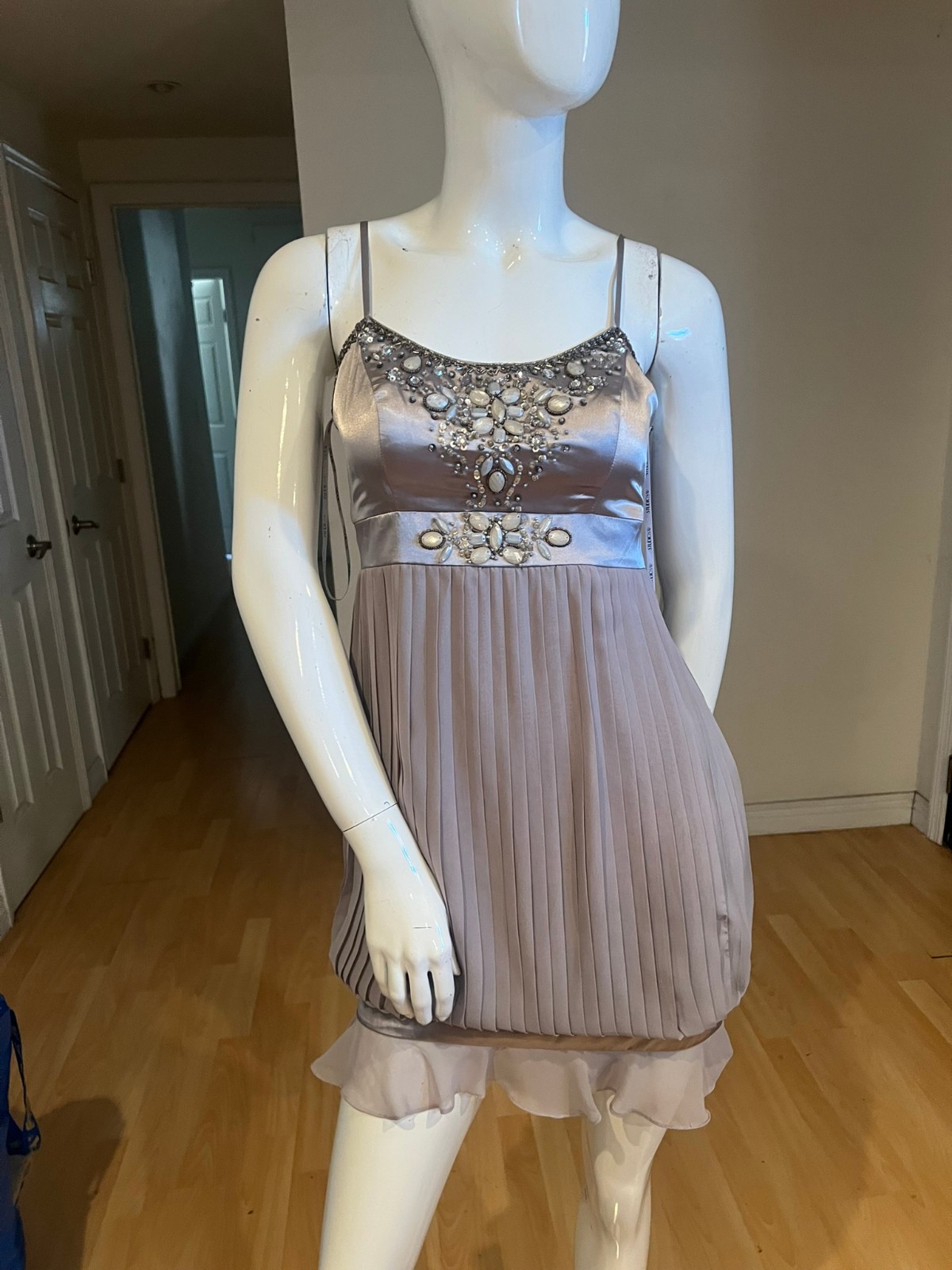 VINTAGE Y2K STUDIOS W BY SUE WONG PLEATED BUBBLE BEADED DRESS SZ 4 US