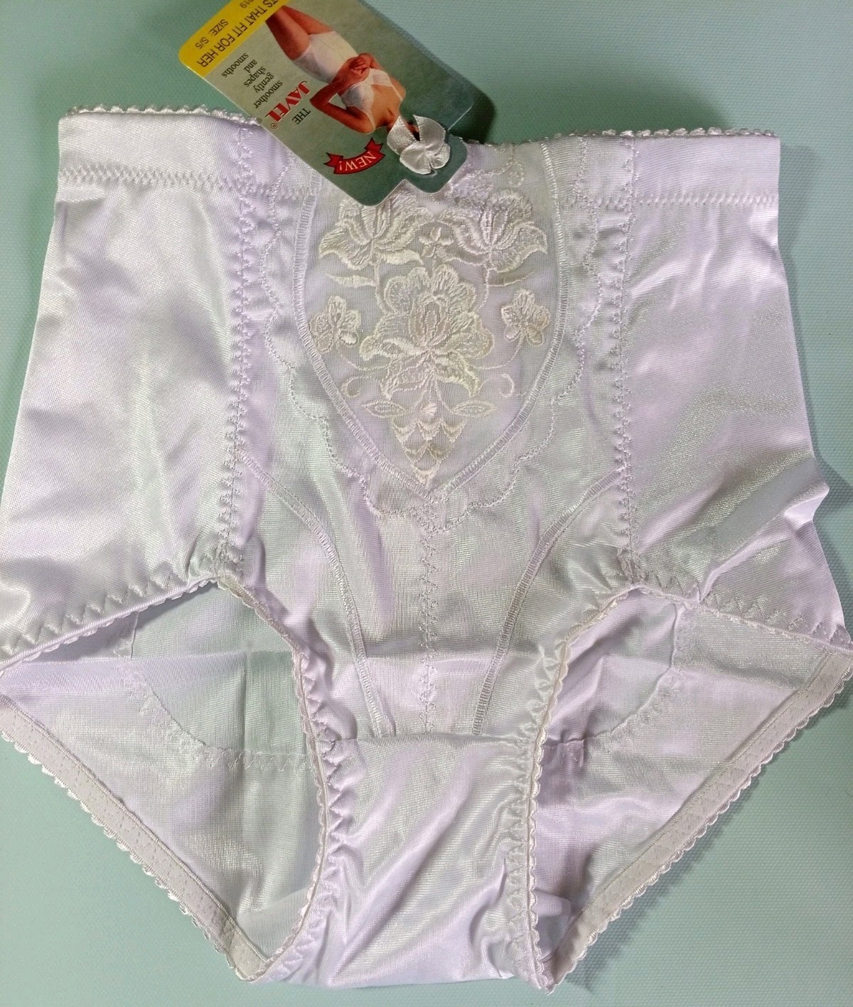 The Javel Vtg 70s 80s Girdle Panties Shapewear Nylon Satin Size Small/5 White
