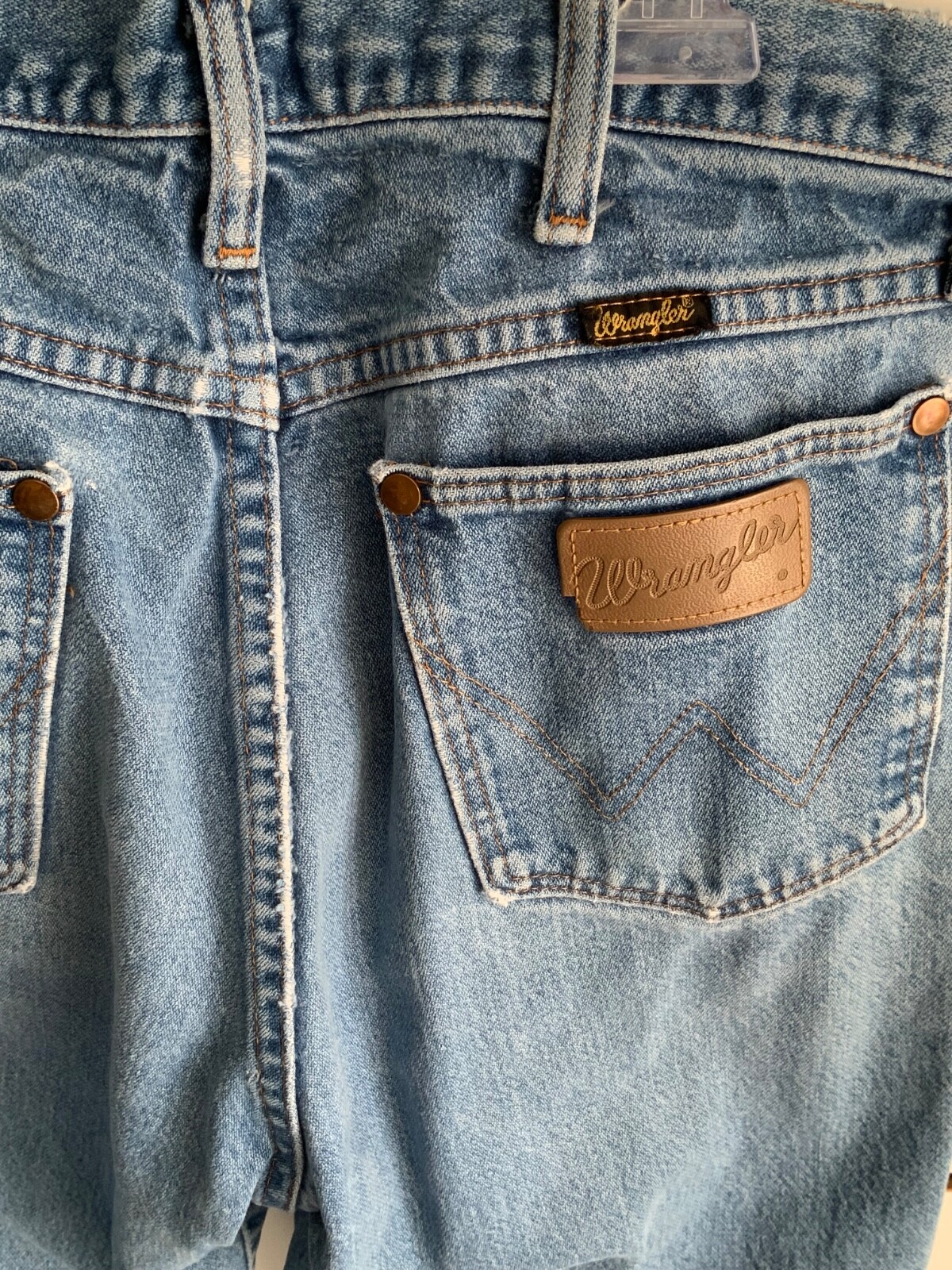 Vintage Men’s Blue Jeans Western Rodeo Cowboy Wrangler Distressed Holes 31 x 34