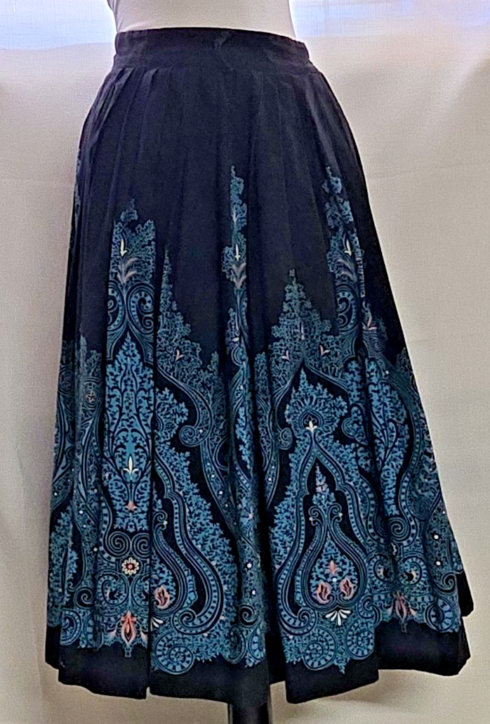 Full Skirt Circle Kerrybrooke Sears Hemmed Lightweight Cotton 1960s Vintage