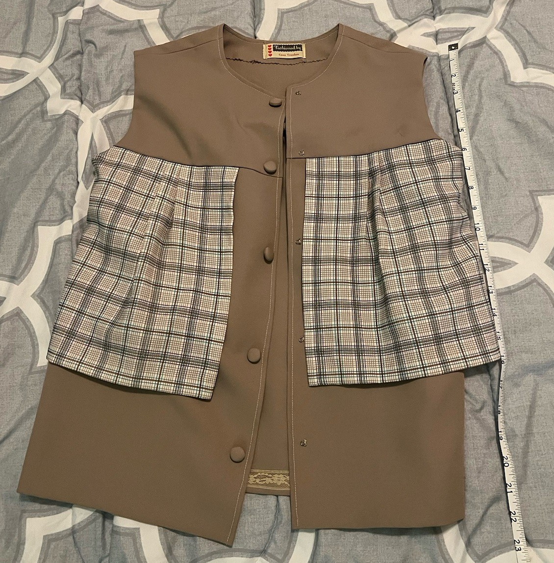 Vintage 70s Tan Plaid Pocket Vest Sleeveless Jacket Mod Boho Western Fashioned