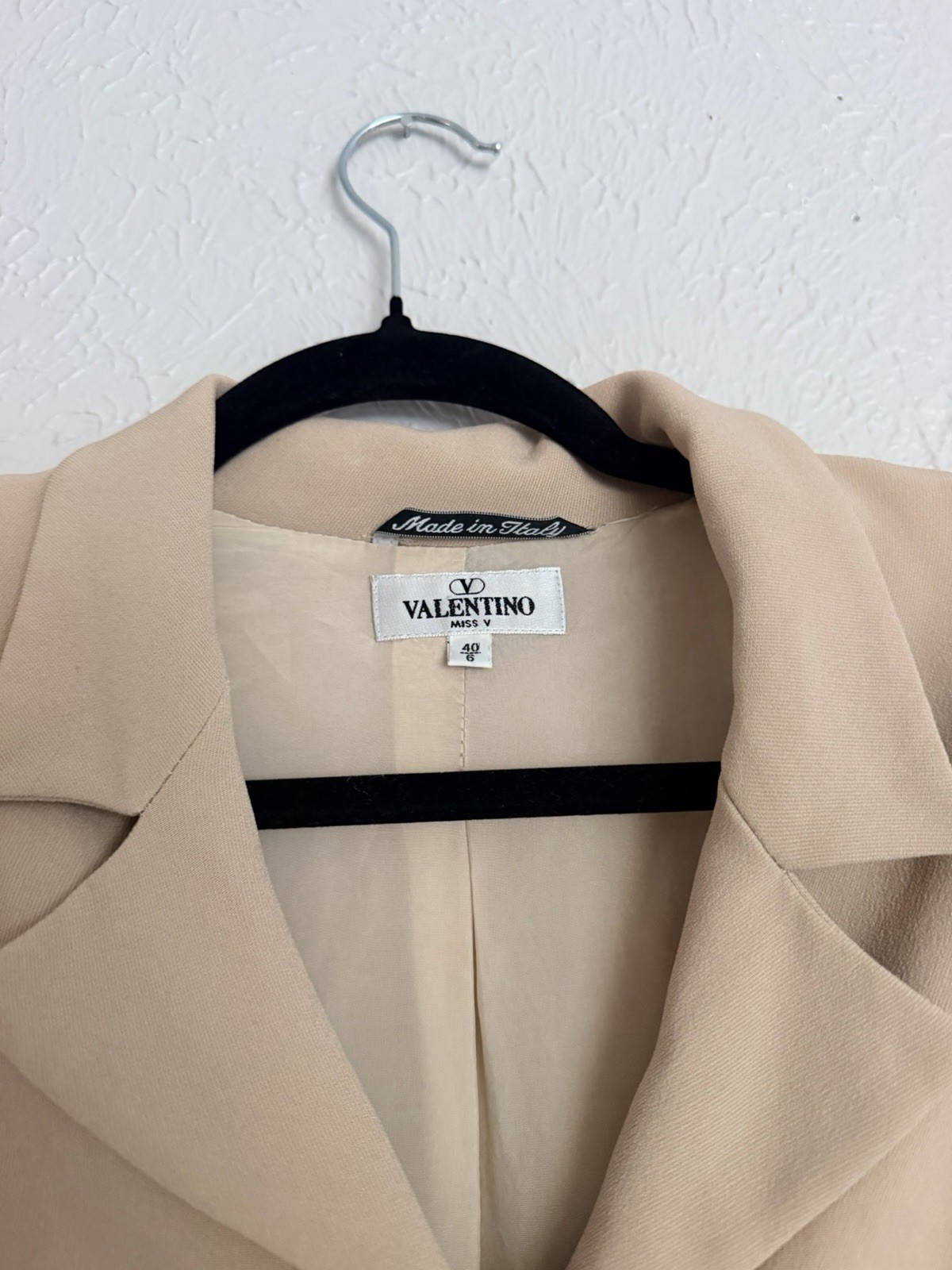 Vintage 80s Valentino Nude Tan silk classic shoulder pads blazer jacket 38
