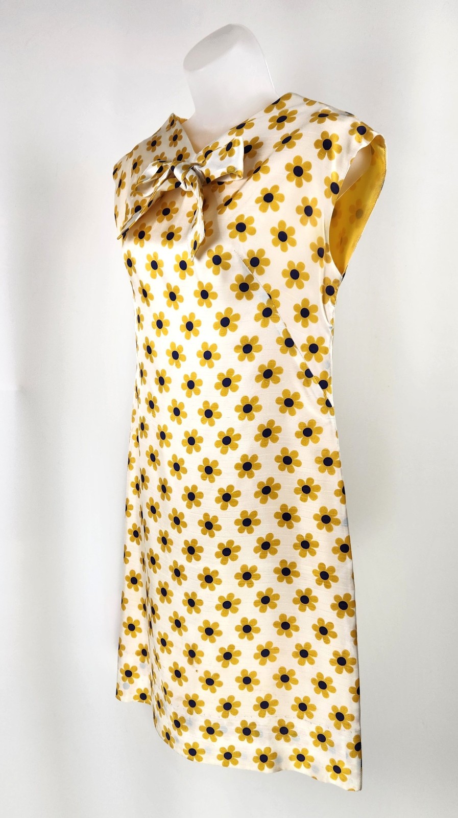 Vintage 60s 70s MOD Flower Power Daisy mini Dress ~ bow MCM retro~ SM