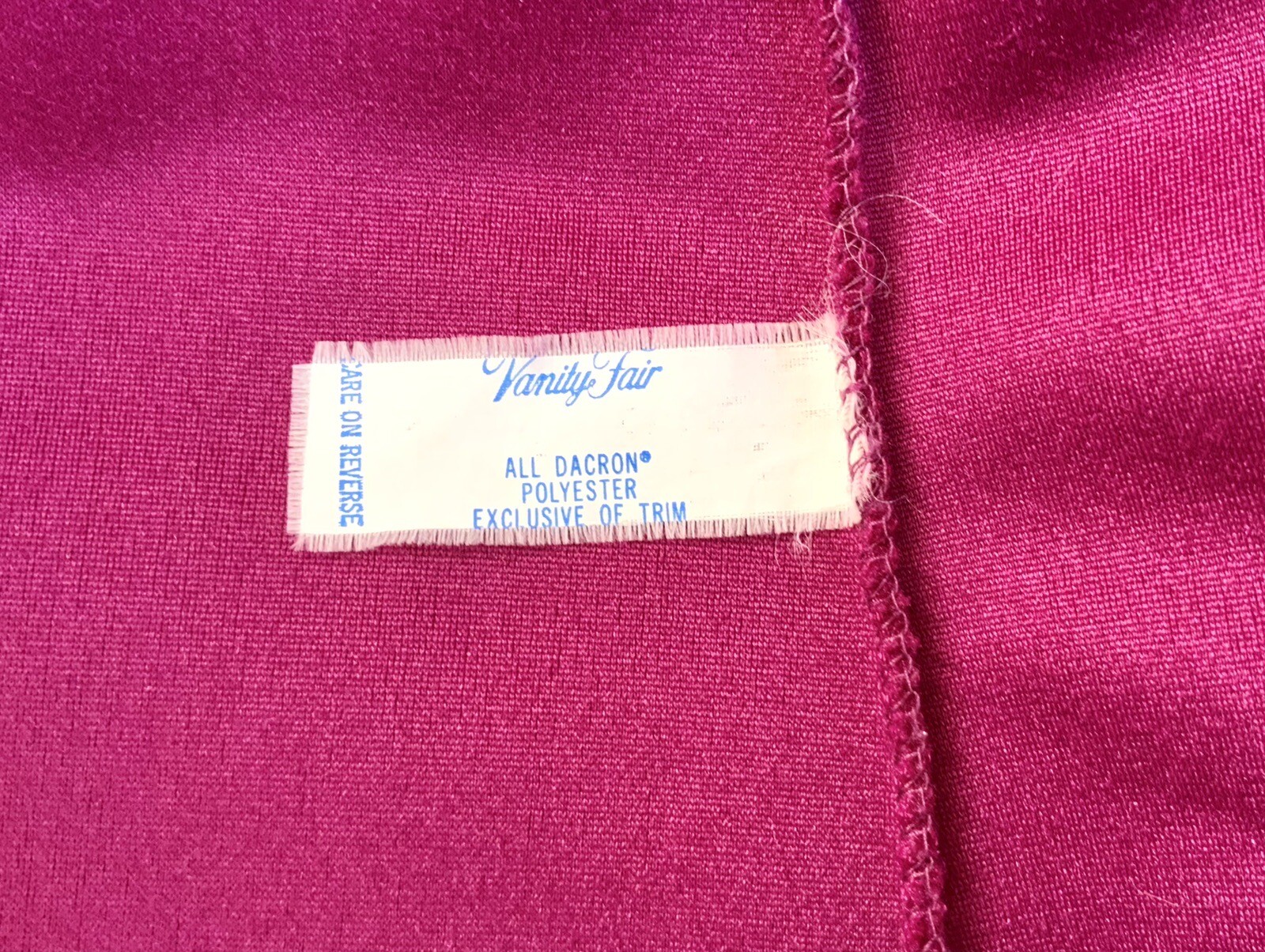 VANITY FAIR LONG FLEECE ROBE HOUSE COAT SZ 12 Fuscia Plum Side Pockets Tie Belt