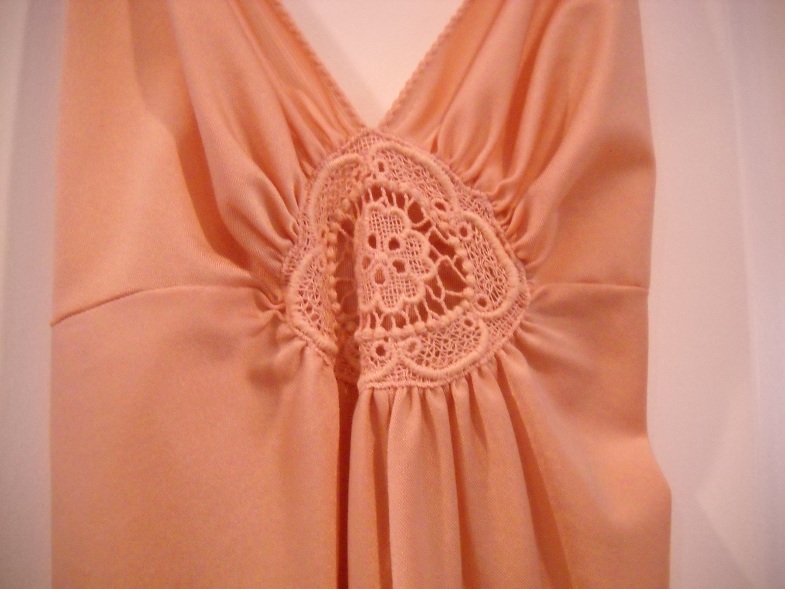 Vanity Fair Ladies Night Gown Spaghetti Straps