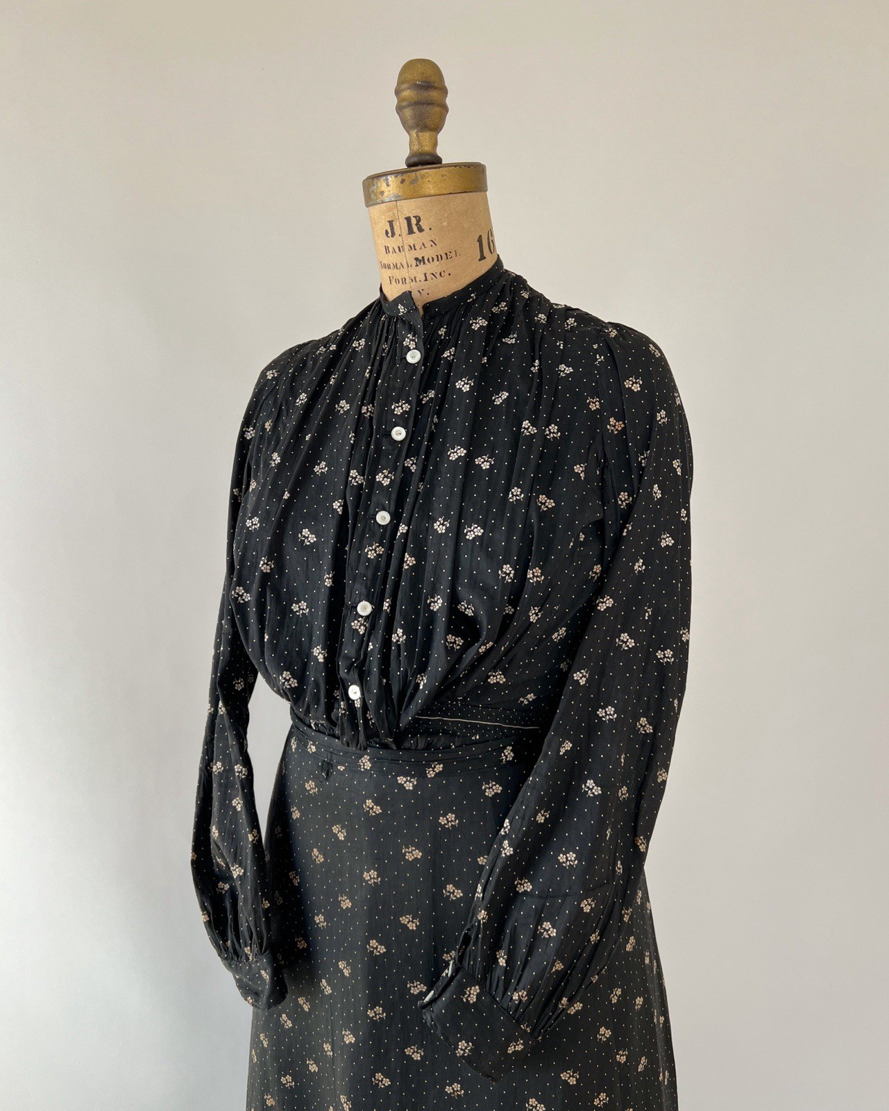 Antique Victorian 1890s 1900s Black Floral Calico Dress Set Prairie M 29 30 W