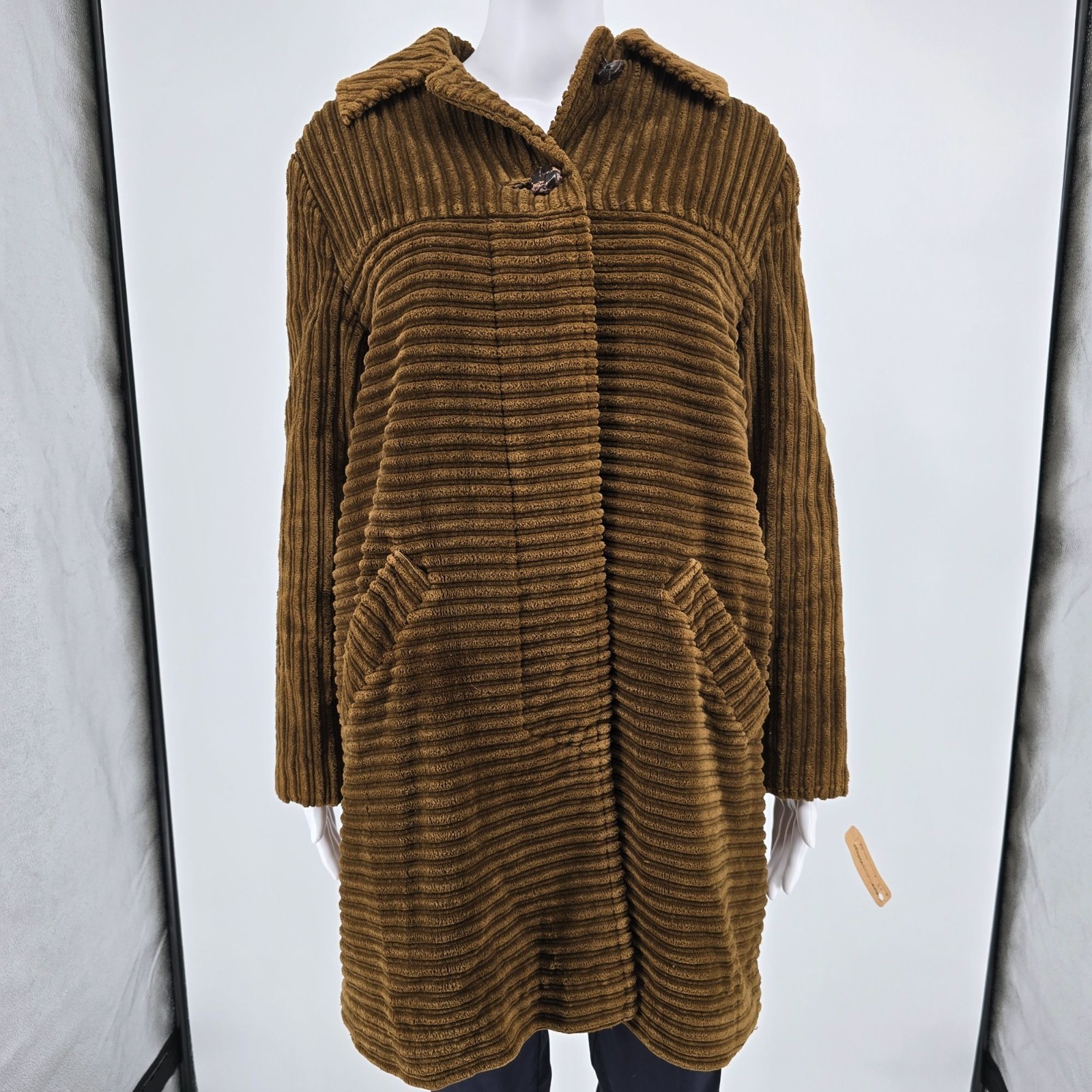 Vintage 1960s Amcoat by Amco of Norvelt Women’s Wide-Wale Corduroy Car Coat (L)
