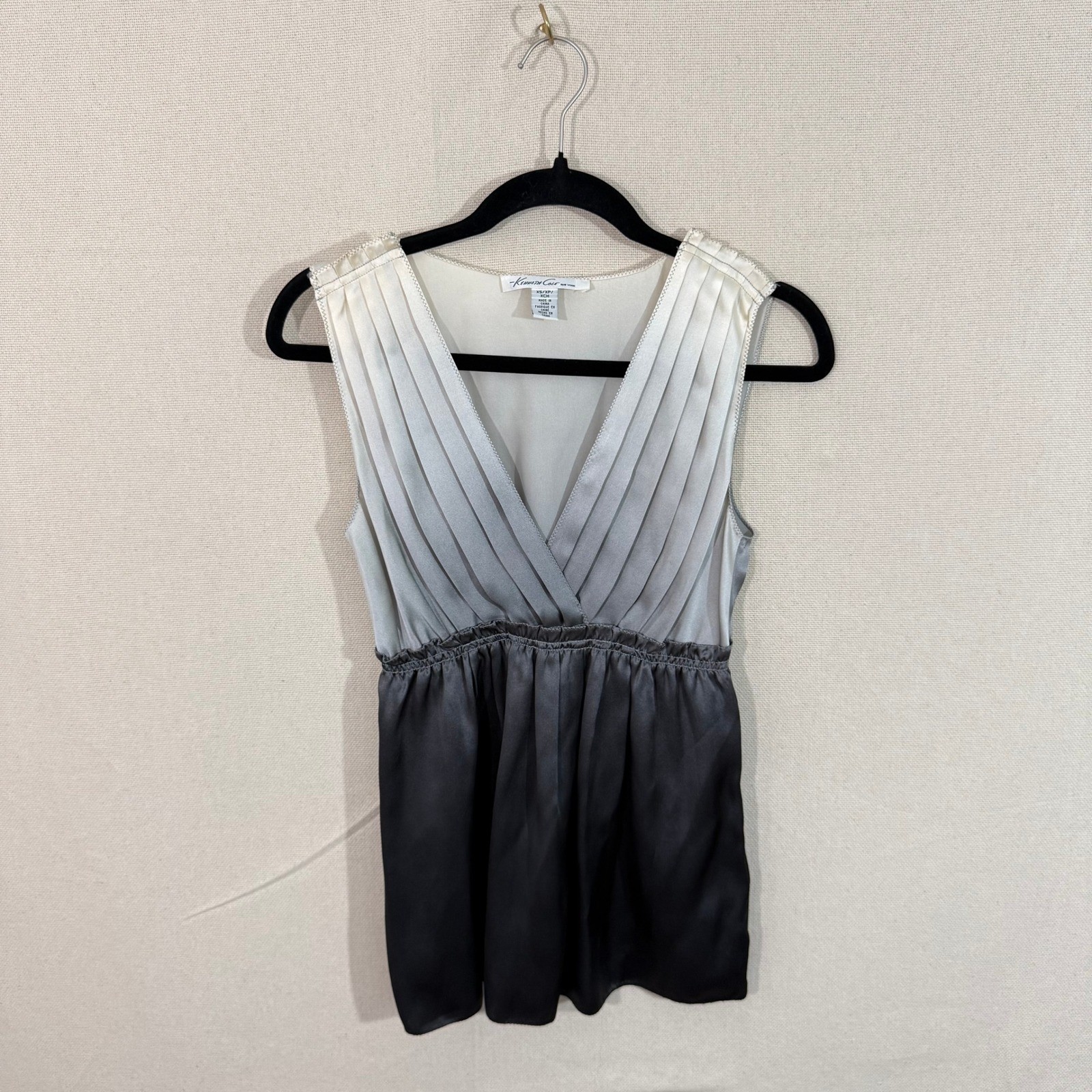 Kenneth Cole New York Vintage 100% Silk Ombre Pleated V-Neck Top Grey XS