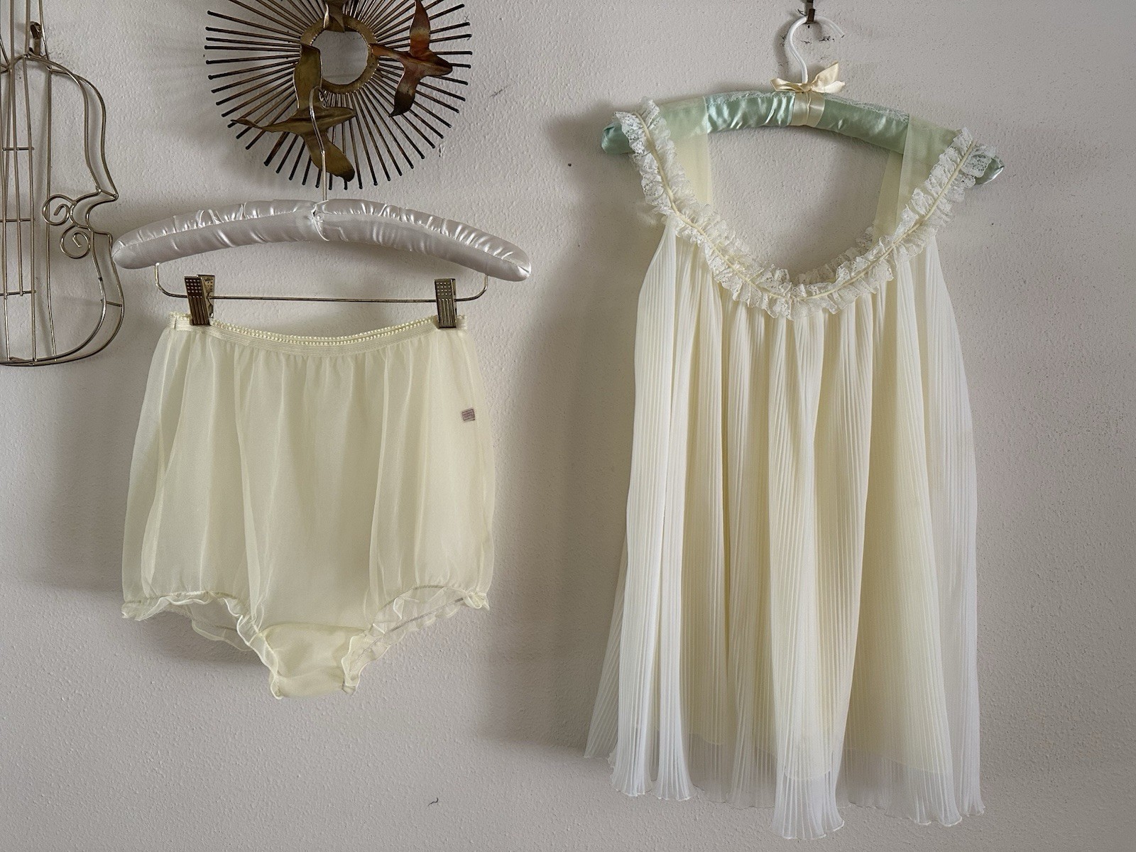 1960s Babydoll Set Evette Runproof Sheer Mushroom Gusset Panty 2 Tone Ruffle VTG