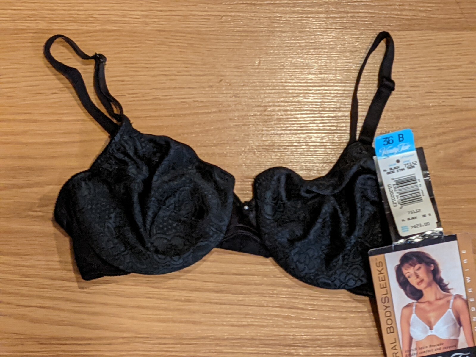 Vintage NWT Vanity Fair Floral Bodysleeks Underwire N0-PAD Bra 75152 – 36B BLACK