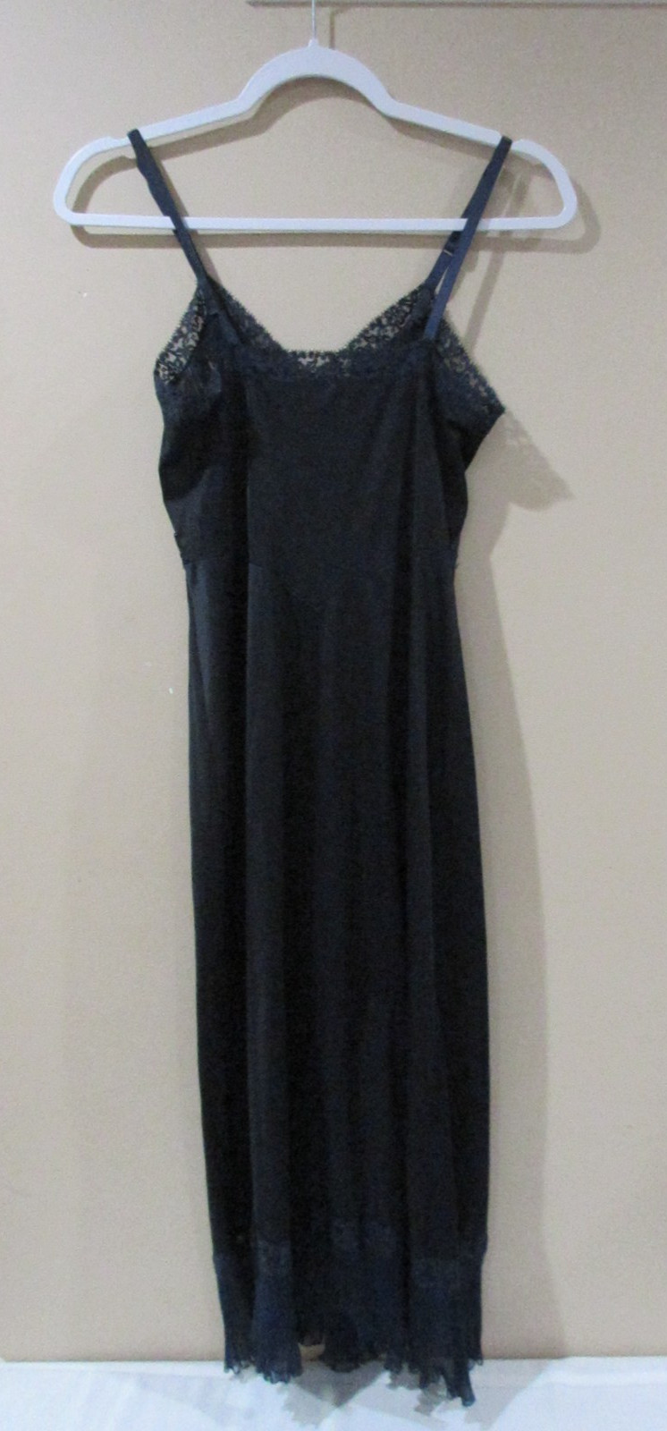 Vanity Fair Full Silky Slip Women Sz 34 (M) 3-3-3 Navy Blue Pleated Lace Ruffle