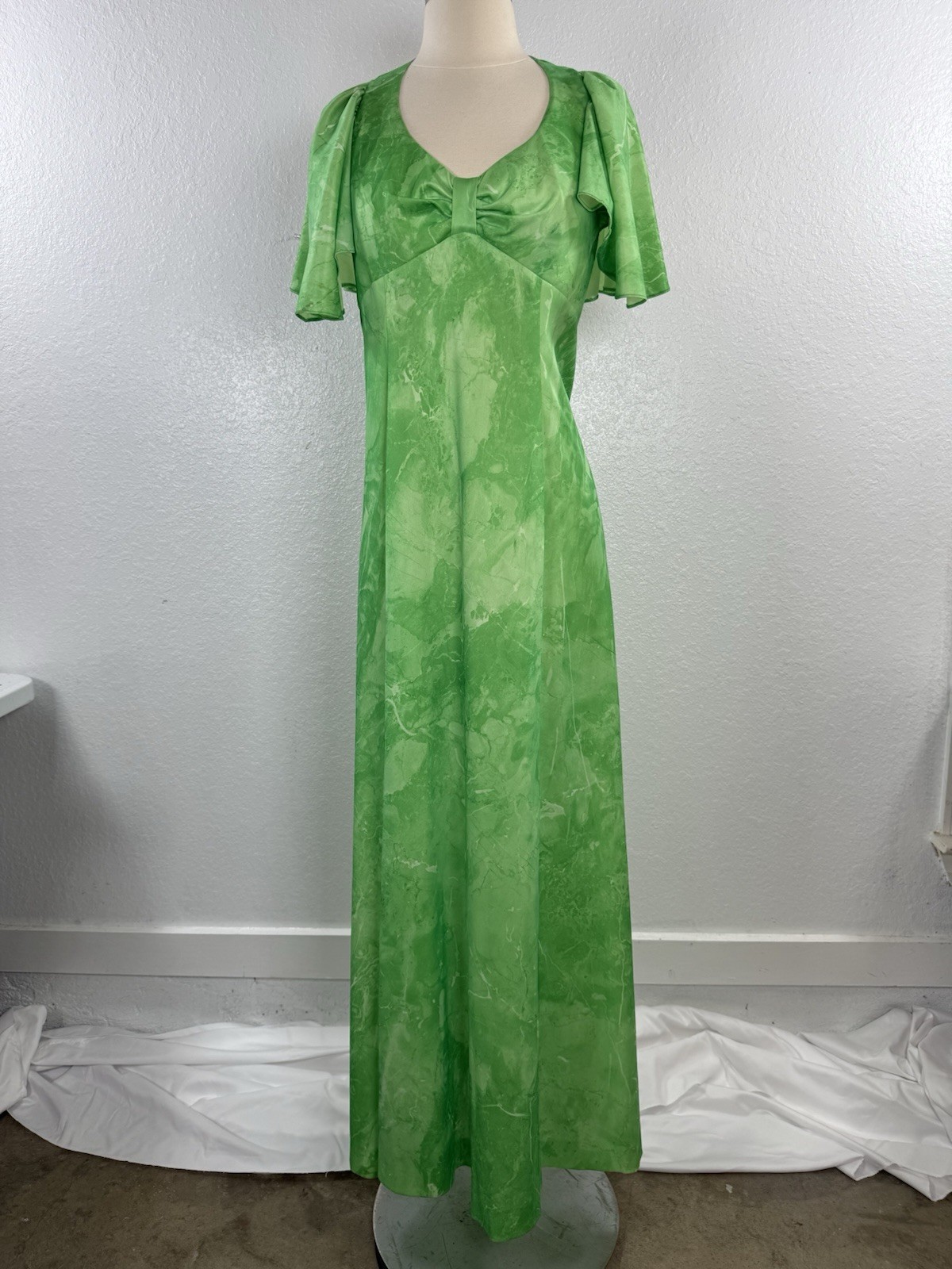 Vintage 1970s SABA OF CALIFORNIA SIZE Medium BOHO DRESS Green Tie Dye GO-GO