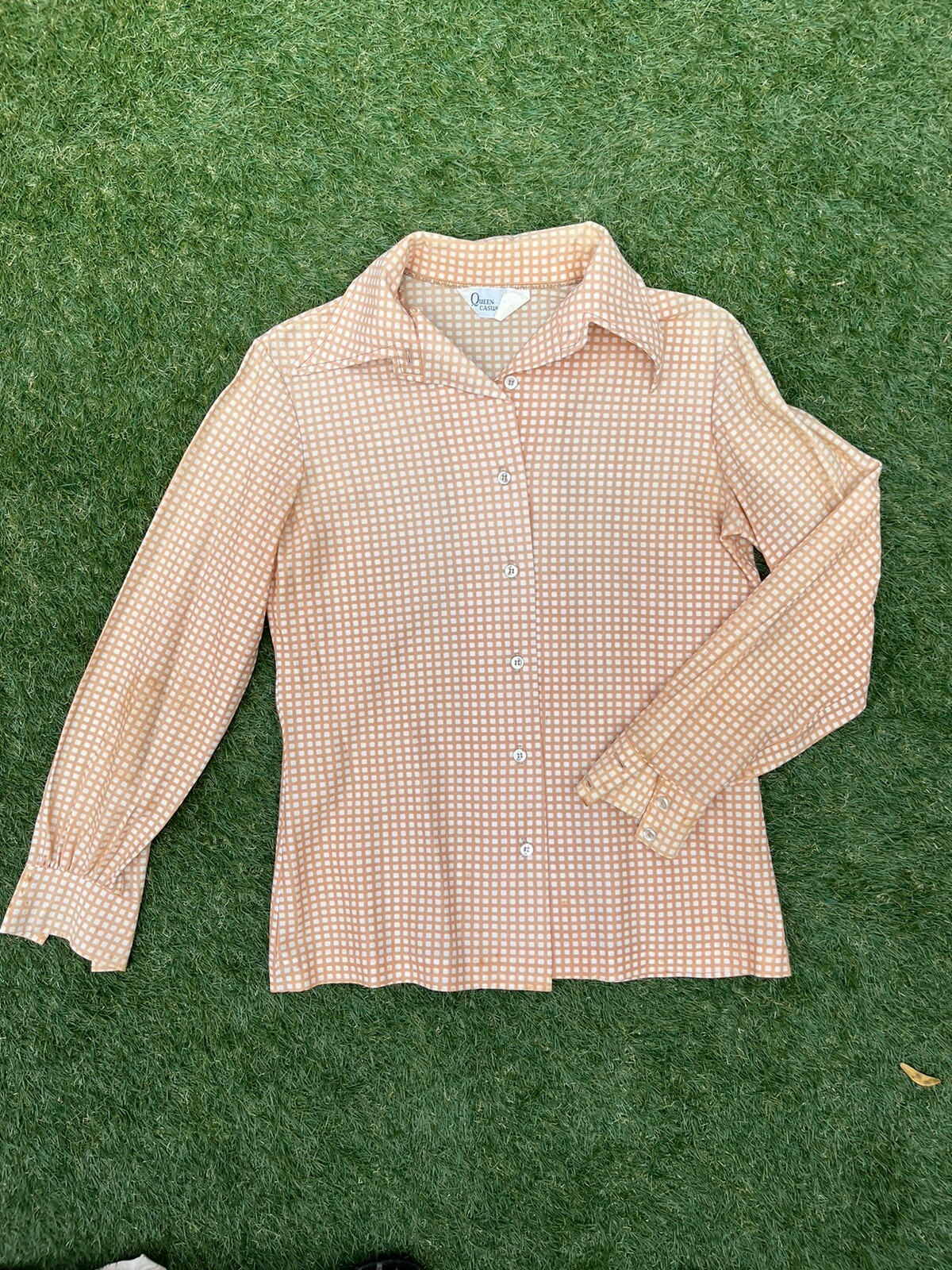 QUEEN CASUALS – VINTAGE 1970s 70s GREEN LONG SLEEVE STRETCH KNIT BUTTON-UP –