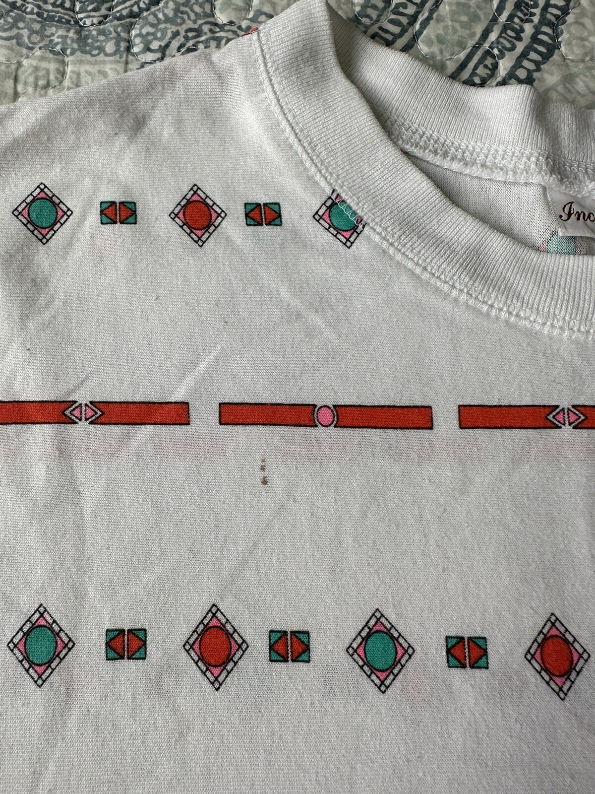 Vintage 1980’s Woman’s Incognito Pocket T-Shirt Geometric Shapes Design Size L ?