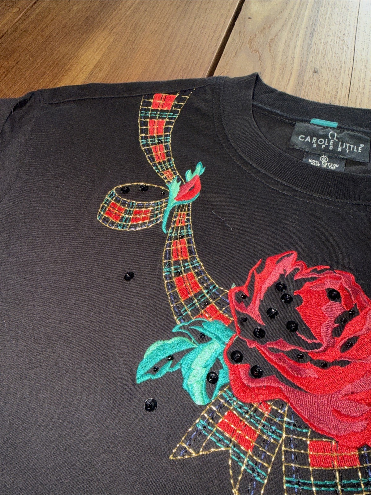 CAROLE LITTLE Black Knit Top Sz S Red Rose Embroidery Sequins Excellent Cond.