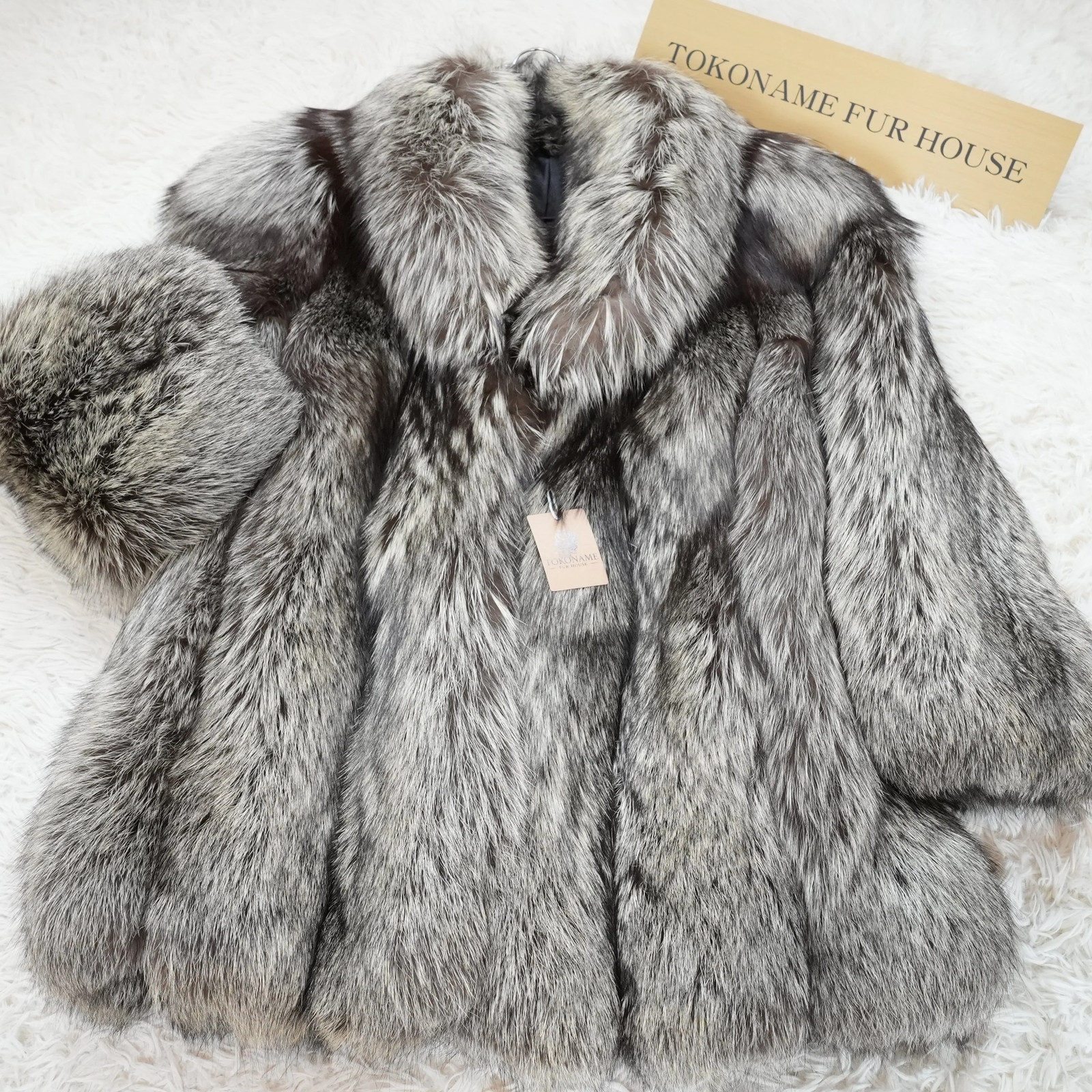 SAGA ROYAL FOX Silver Fox Coat – Genuine Vintage Fur From Japan